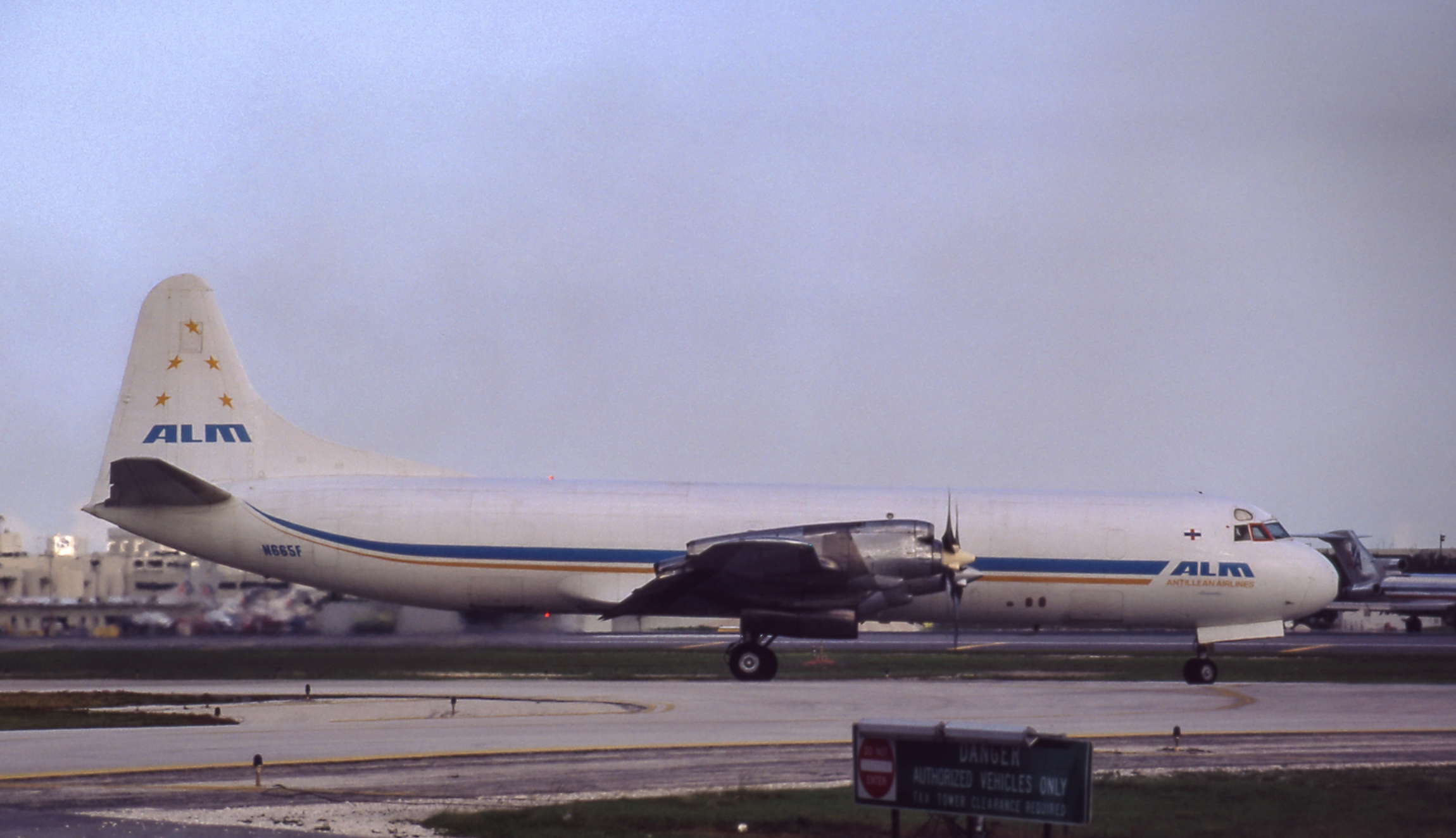 C-GXFC/CGXFC Buffalo Airways Lockheed L-188 Electra Airframe Information - AVSpotters.com