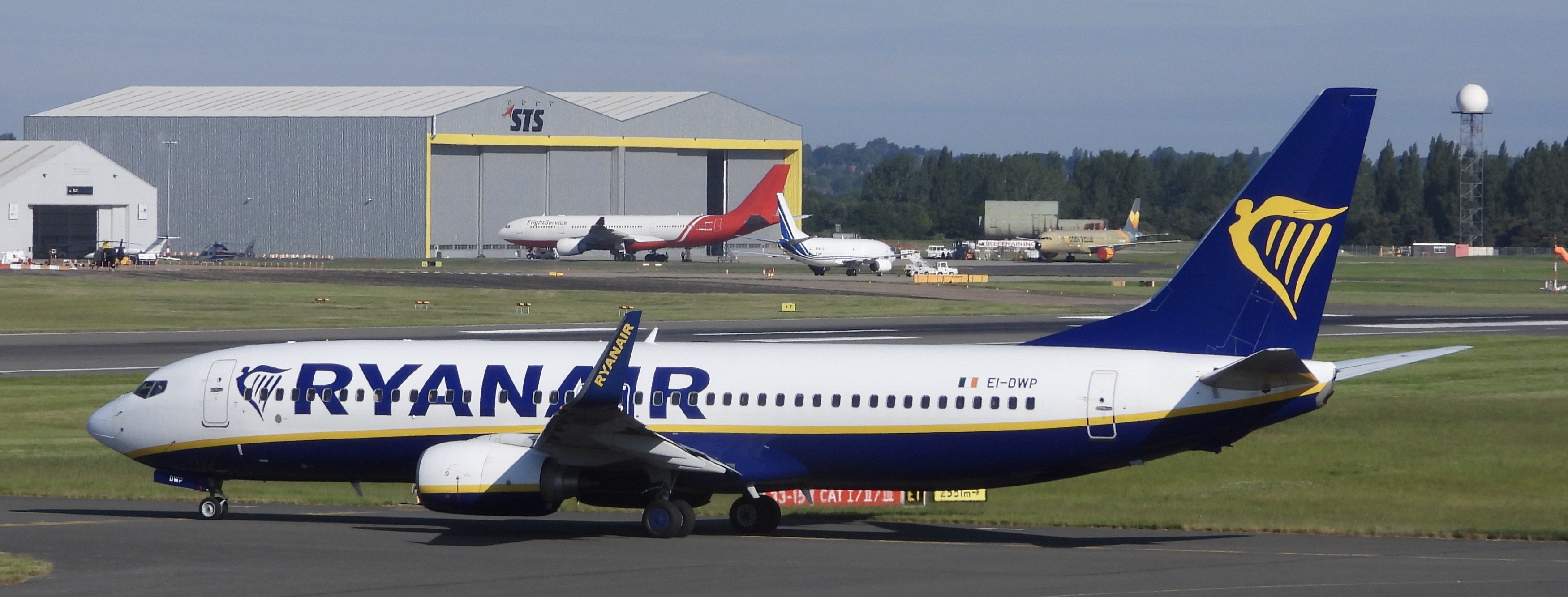 EI-DWP/EIDWP Ryanair Boeing 737-8AS(WL) Photo by Emirates101 - AVSpotters.com