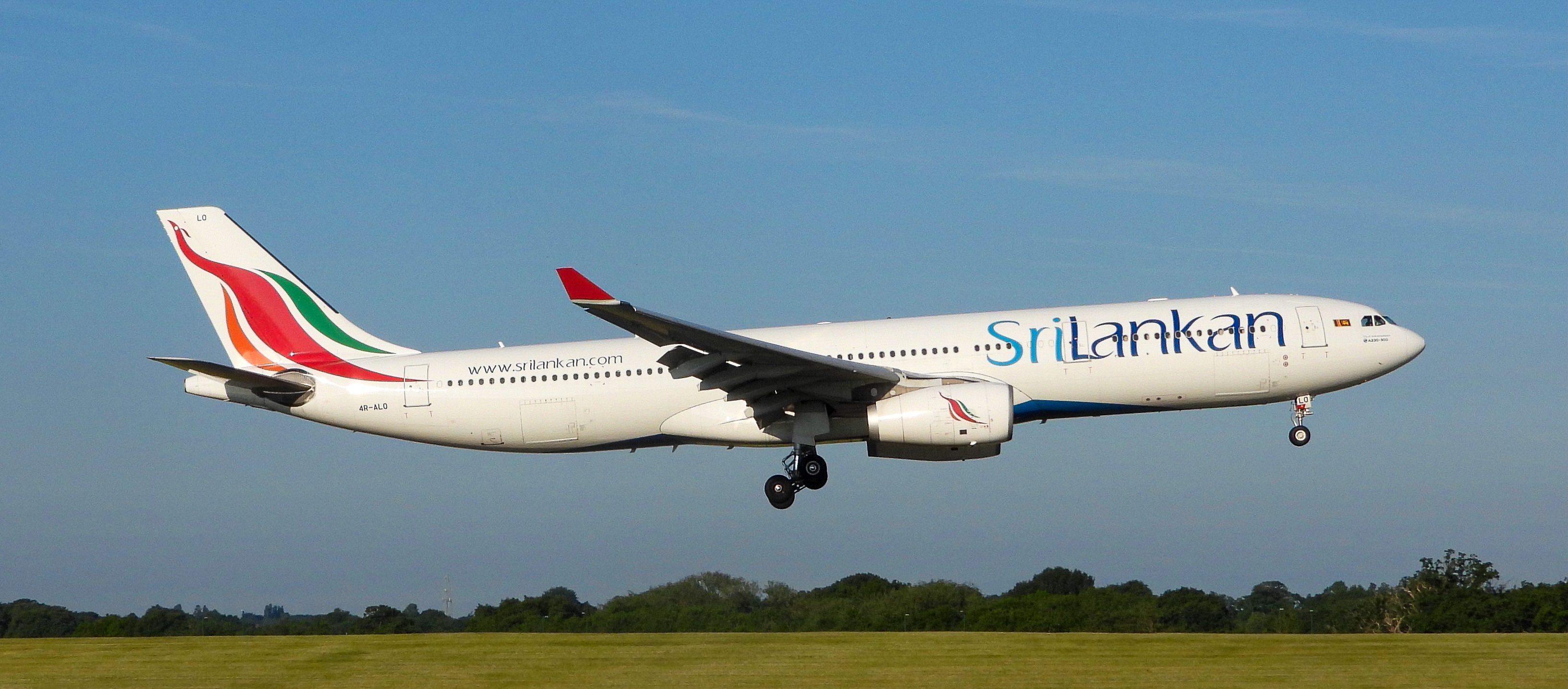 4R-ALO/4RALO SriLankan Airlines Airbus A330-343E Photo by Emirates101 - AVSpotters.com