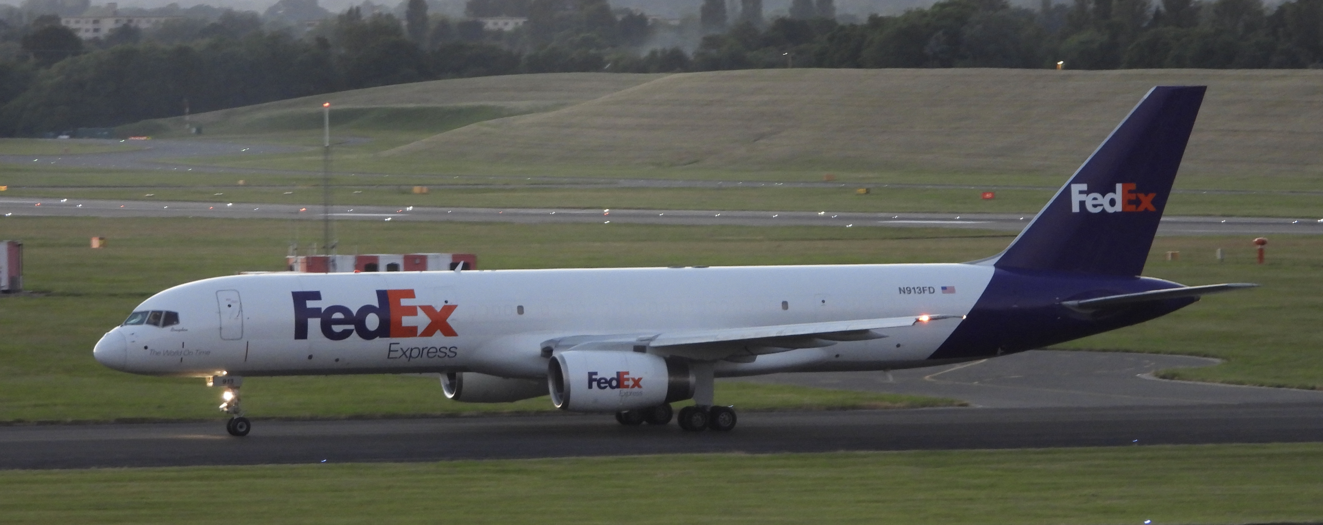 N913FD/N913FD Fedex - Federal Express Boeing 757-28A(F) Photo by Emirates101 - AVSpotters.com