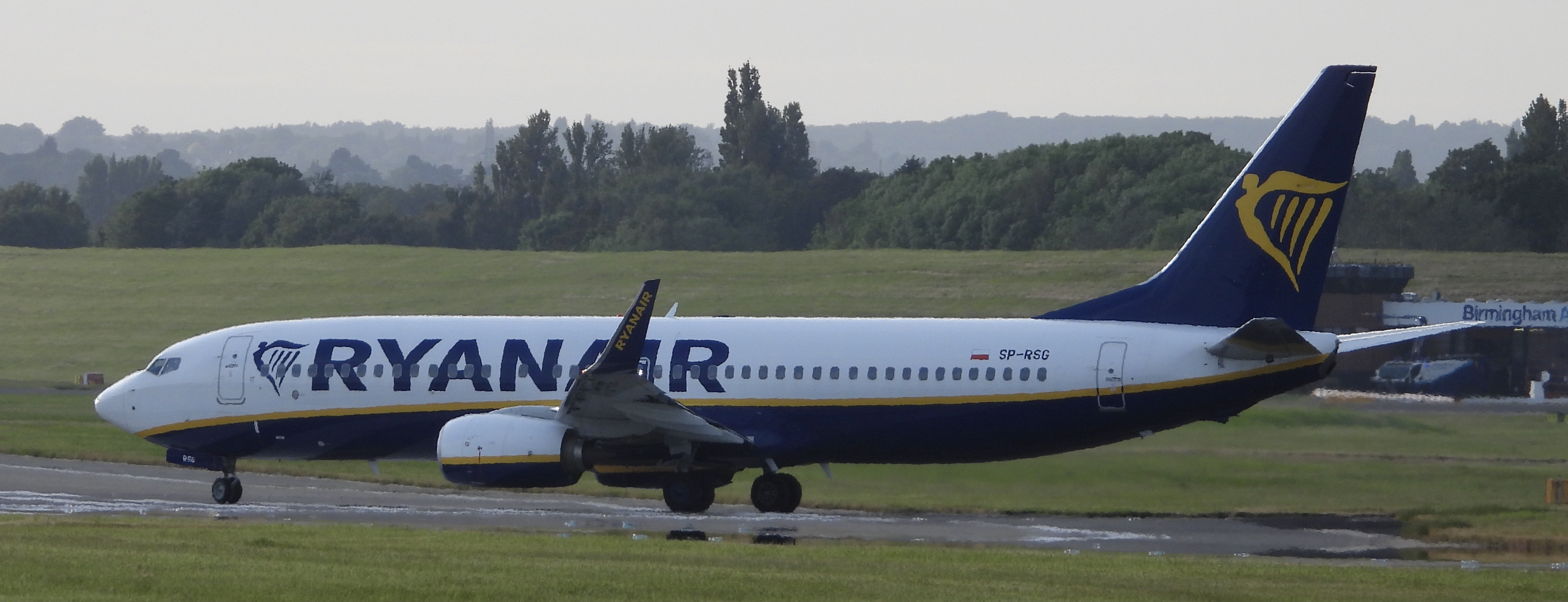 SP-RSG/SPRSG Ryanair Sun Boeing 737-8AS(WL) Photo by Emirates101 - AVSpotters.com