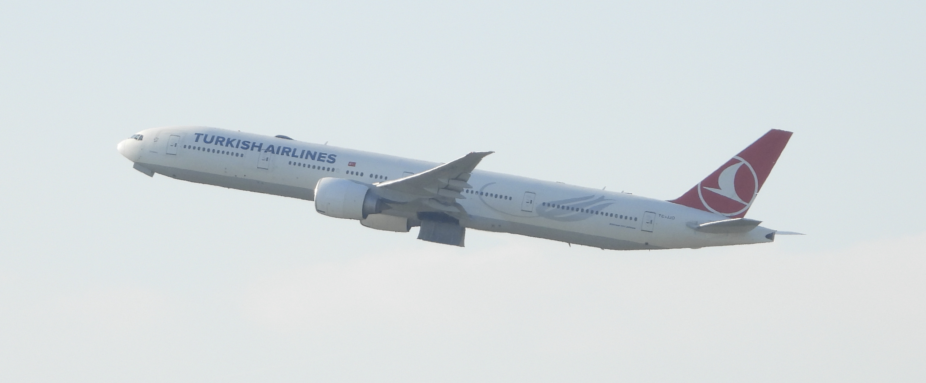 TC-JJO/TCJJO THY Turkish Airlines Boeing 777-3F2ER Photo by Emirates101 - AVSpotters.com