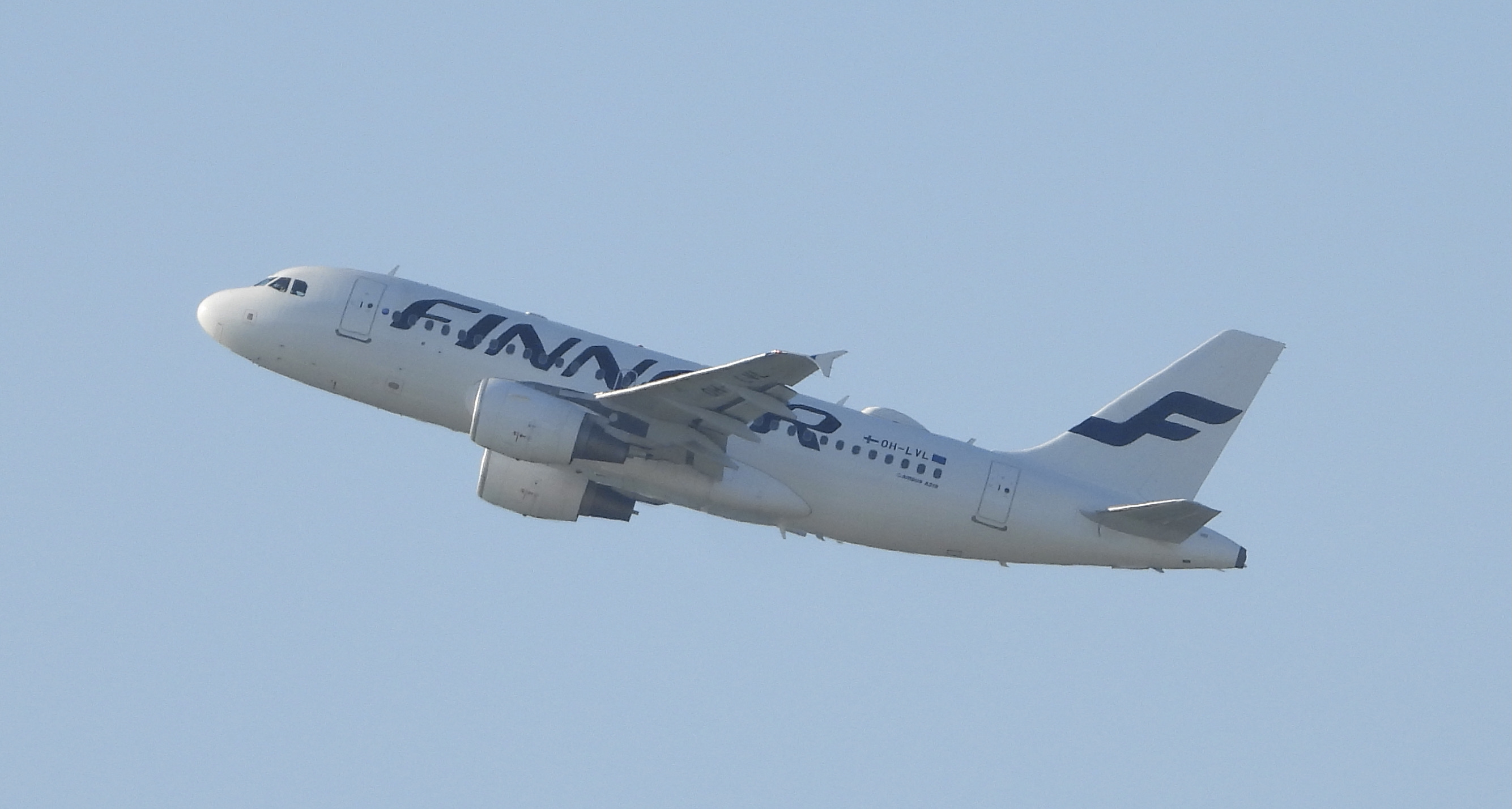 OH-LVL/OHLVL Finnair Airbus A319-112 Photo by Emirates101 - AVSpotters.com