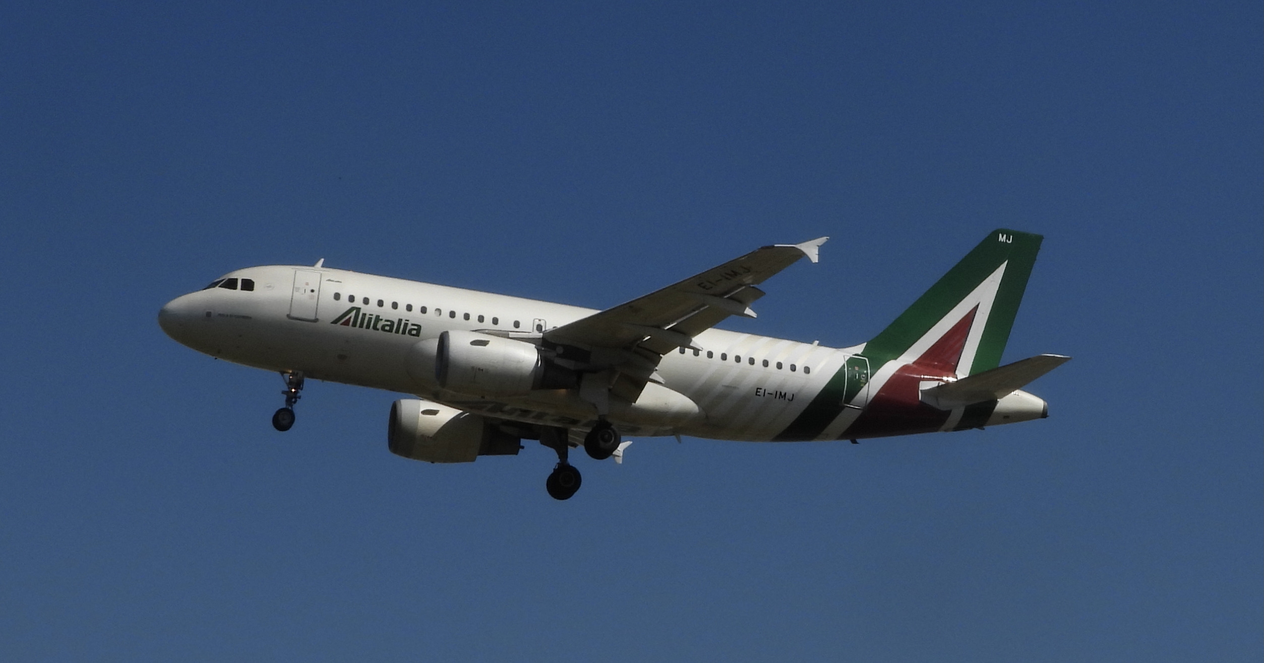 EI-IMJ/EIIMJ Alitalia Airbus A319-112 Photo by Emirates101 - AVSpotters.com