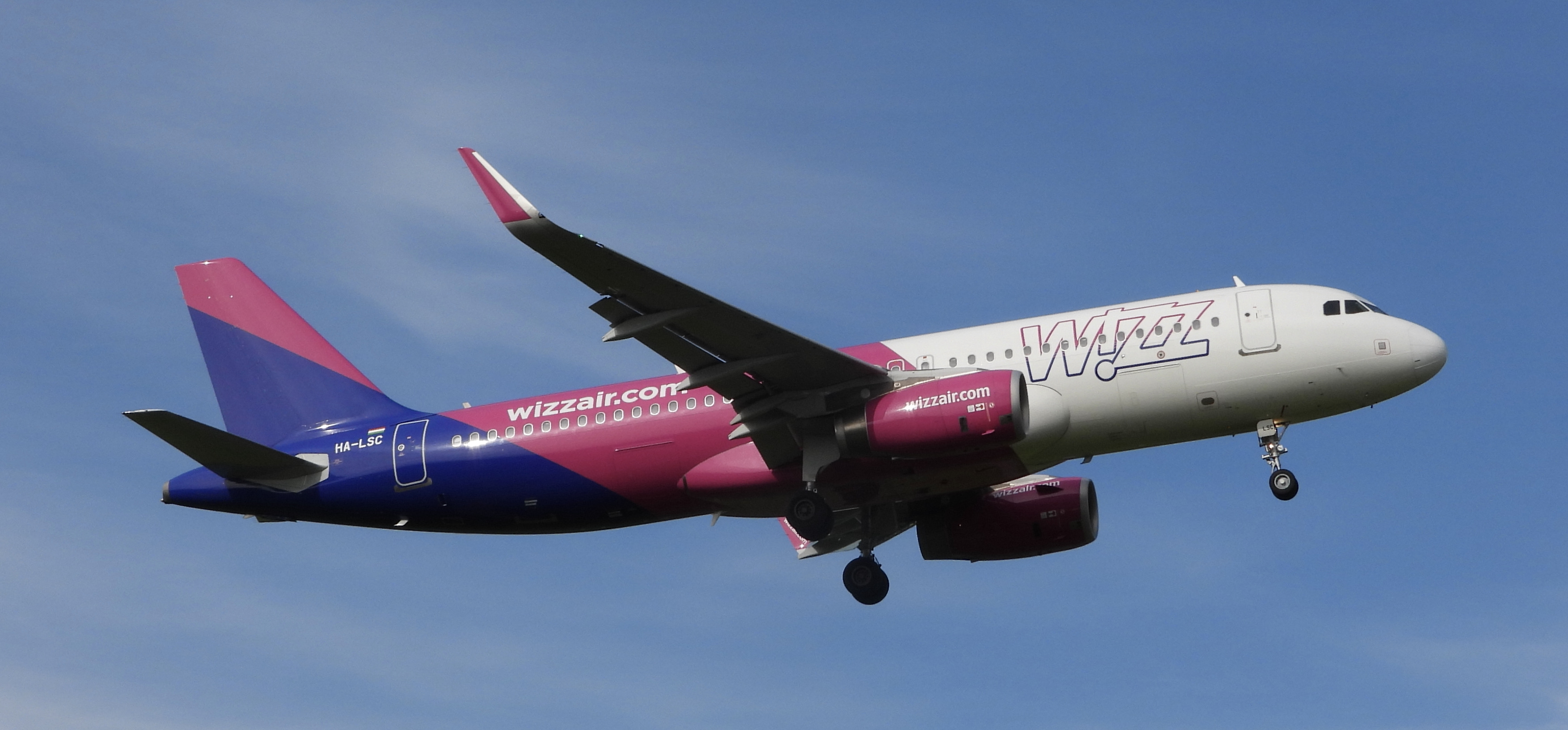 HA-LSC/HALSC Wizz Air Airbus A320-232(SL) Photo by Emirates101 - AVSpotters.com