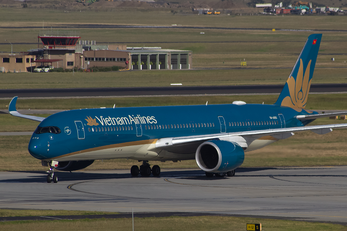 VN-A890/VNA890 Vietnam Airlines Airbus A350 Airframe Information - AVSpotters.com