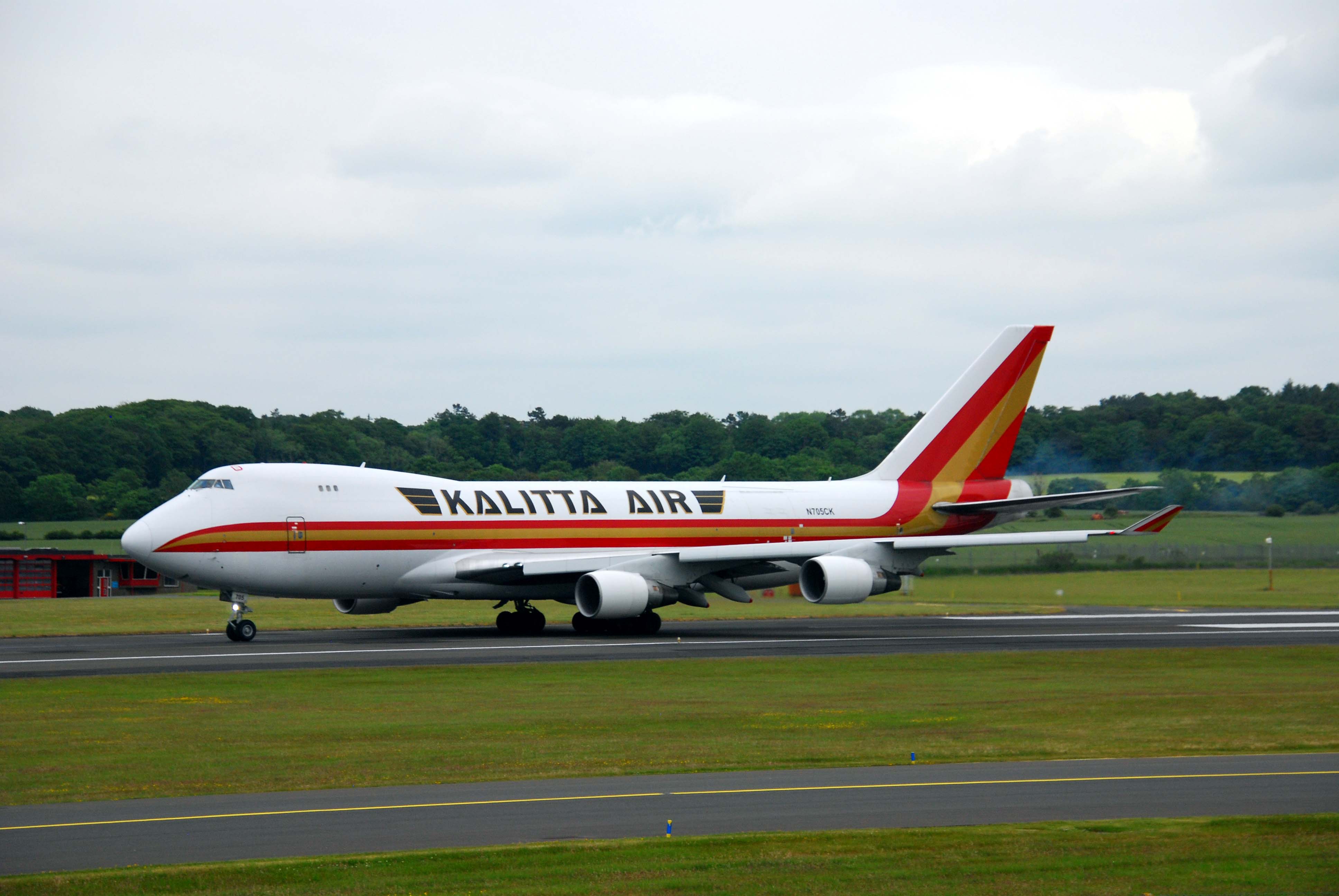 N705CK/N705CK Kalitta Air Boeing 747 Airframe Information - AVSpotters.com