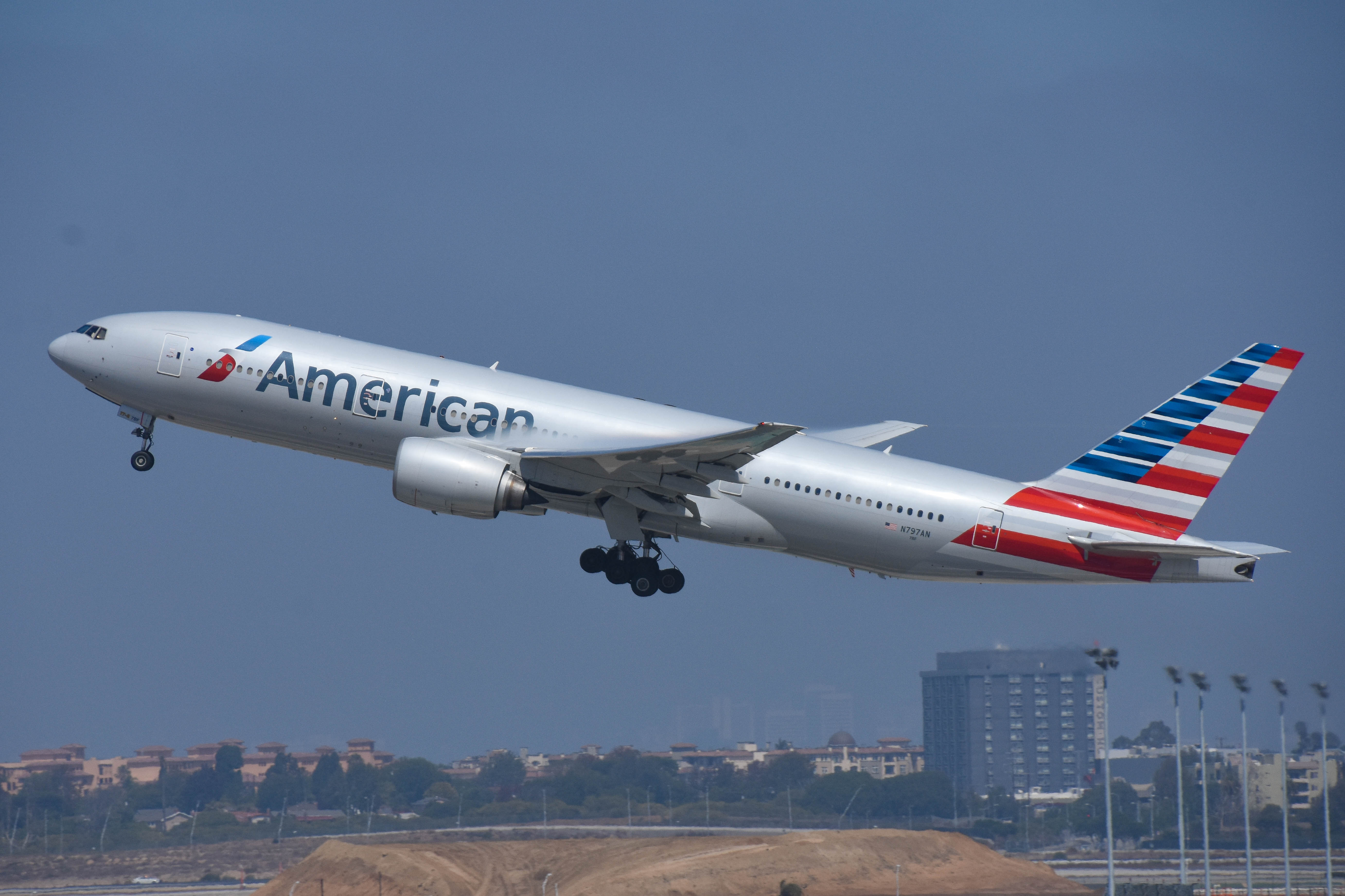 N797AN/N797AN American Airlines Boeing 777-223ER Photo by colinw - AVSpotters.com