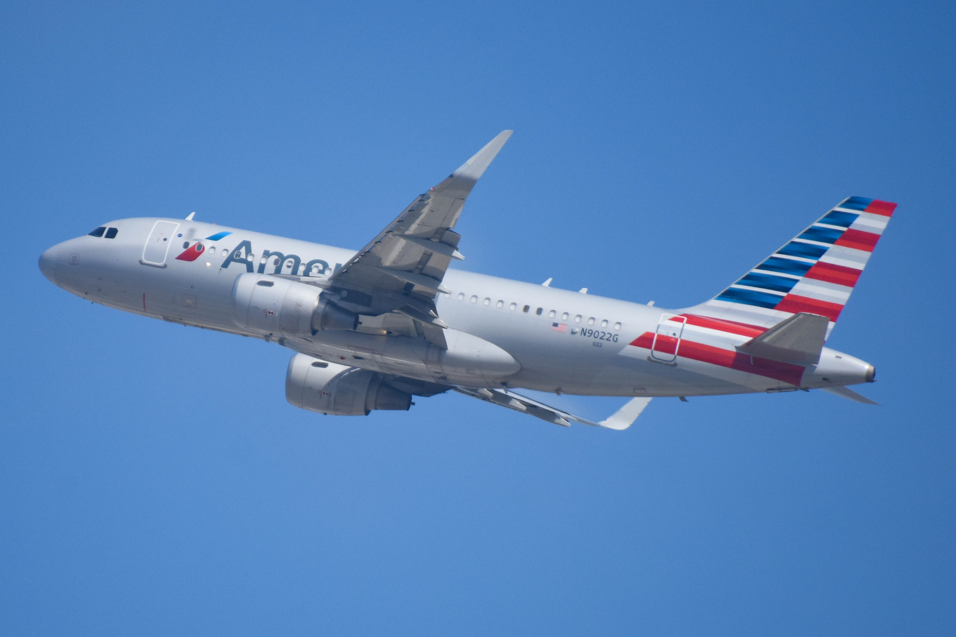 N9022G/N9022G American Airlines Airbus A319-112(SL) Photo by colinw - AVSpotters.com