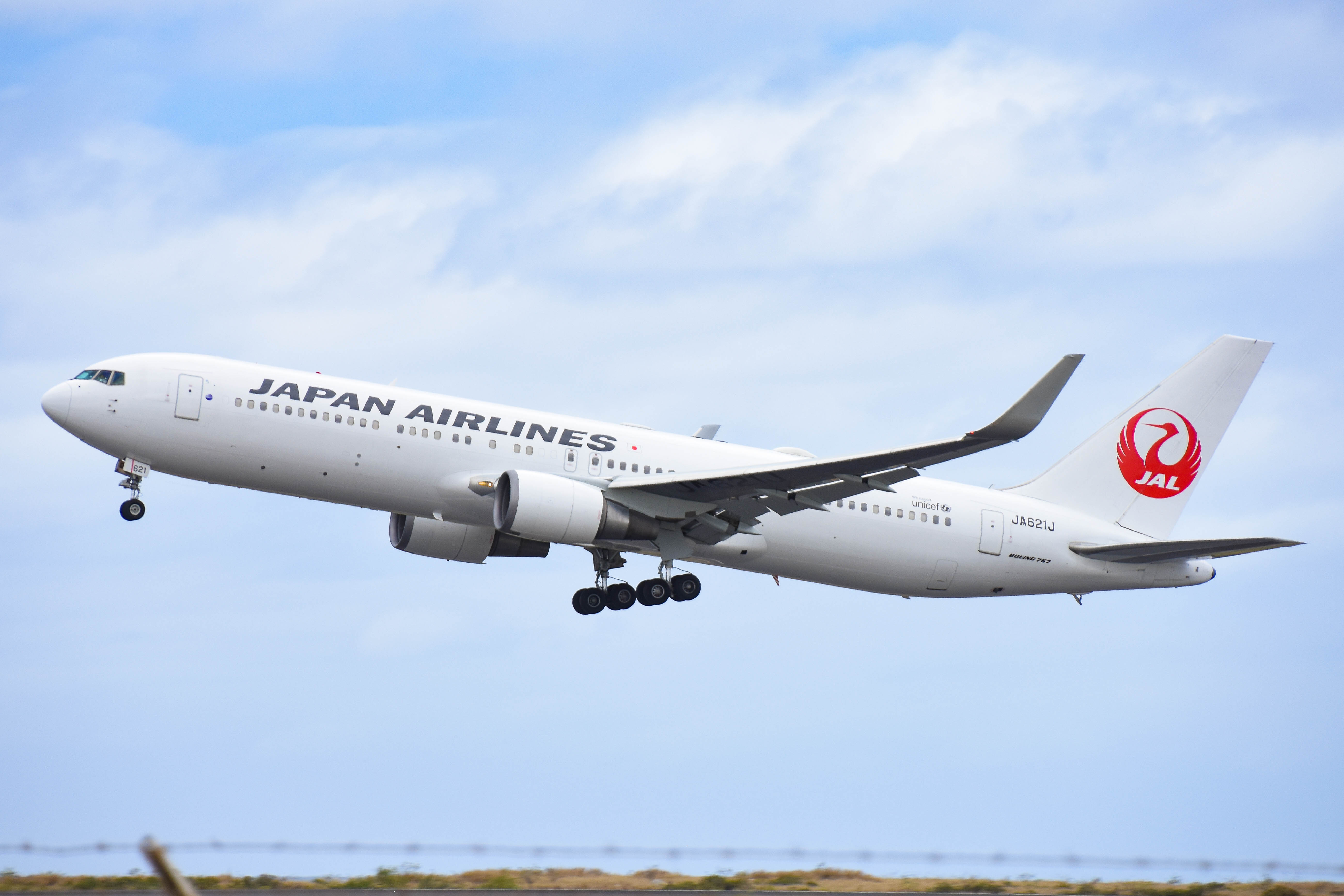 JA621J/JA621J Japan Airlines Boeing 767 Airframe Information - AVSpotters.com