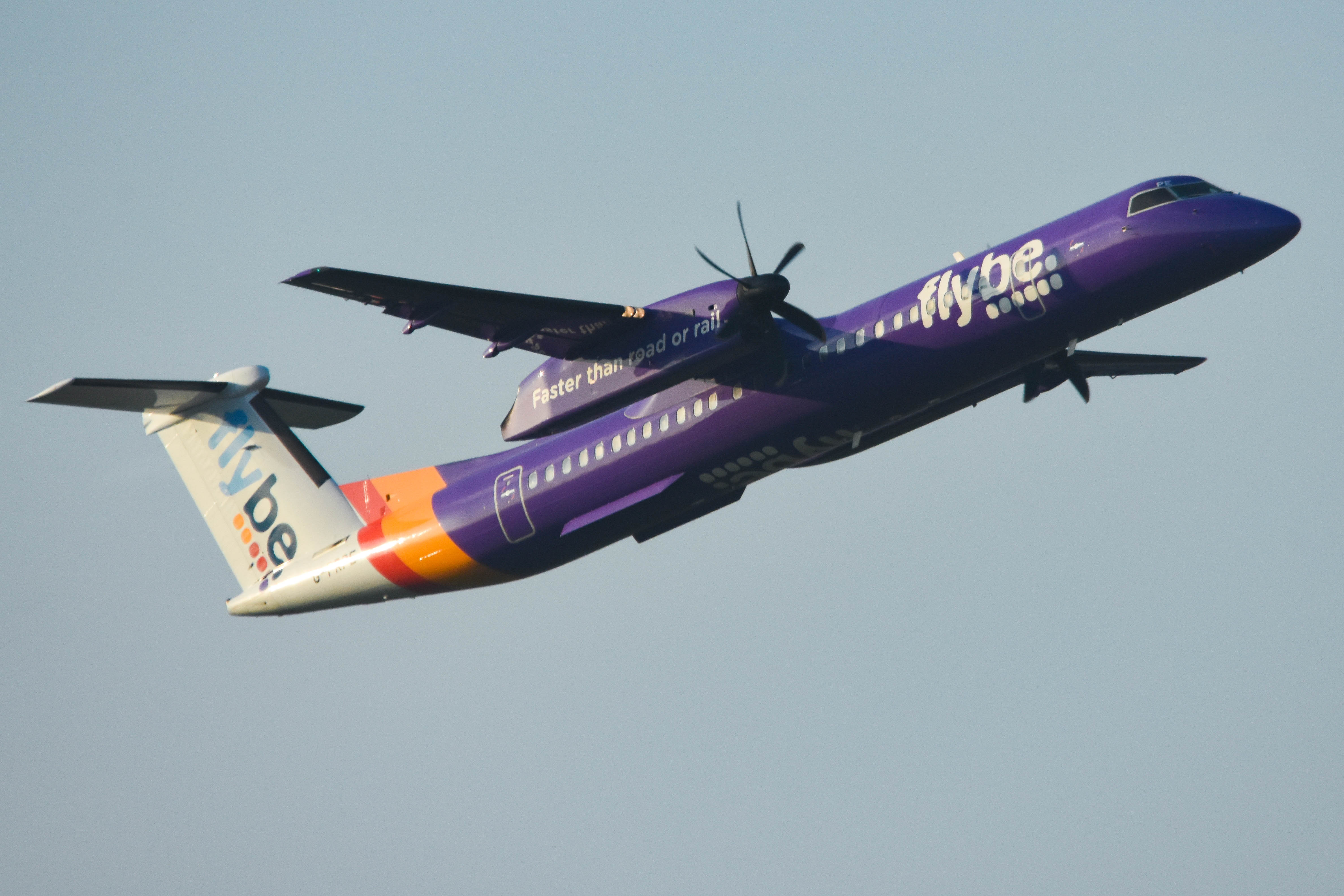 G-PRPE/GPRPE FlyBe Bombardier DHC-8-402 Photo by colinw - AVSpotters.com