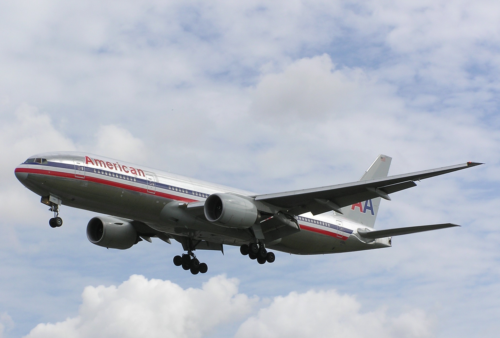 N761AJ/N761AJ American Airlines Boeing 777-223ER Photo by Ayronautica - AVSpotters.com