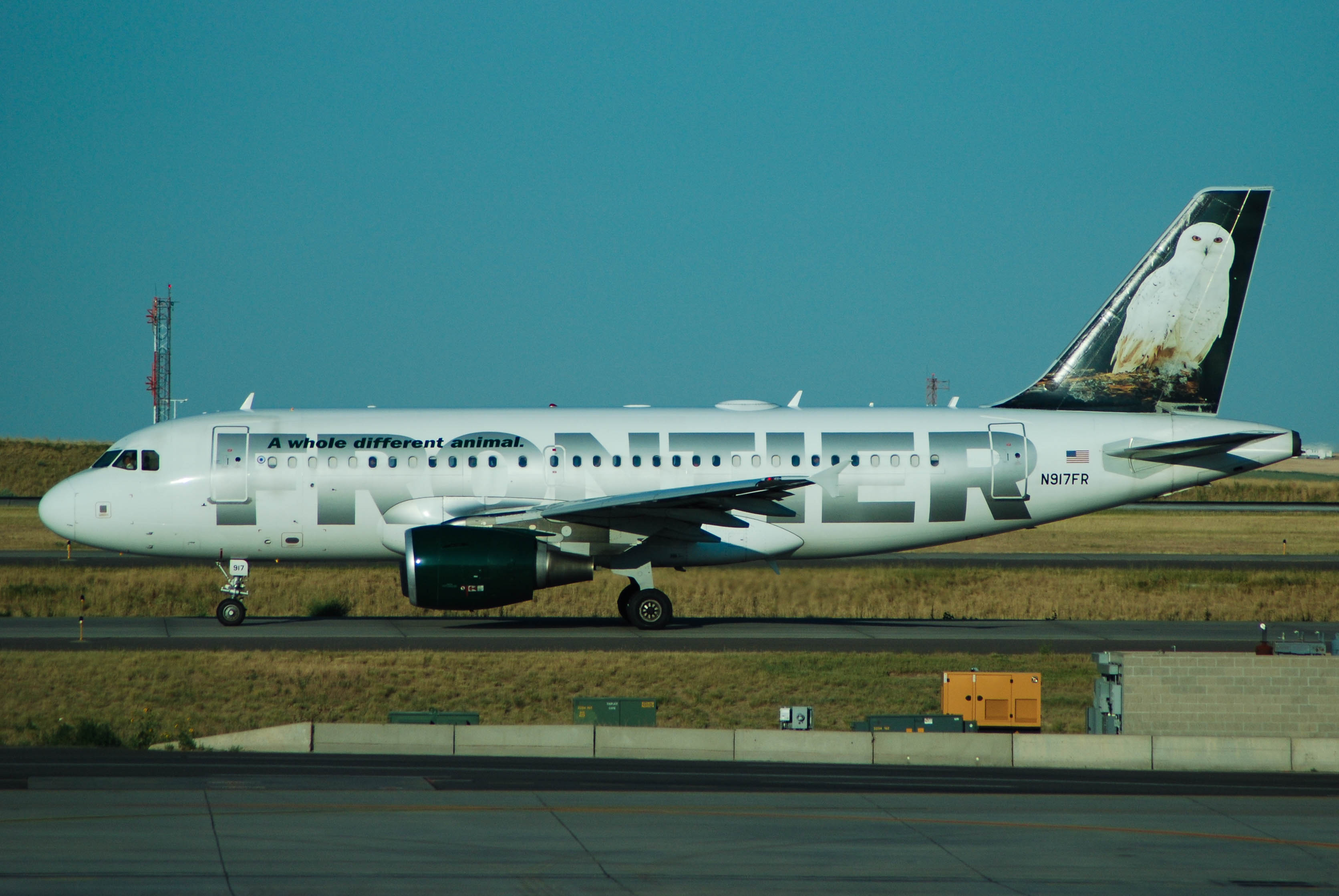 N917FR/N917FR Frontier Airlines Airbus A319-111 Photo by colinw - AVSpotters.com