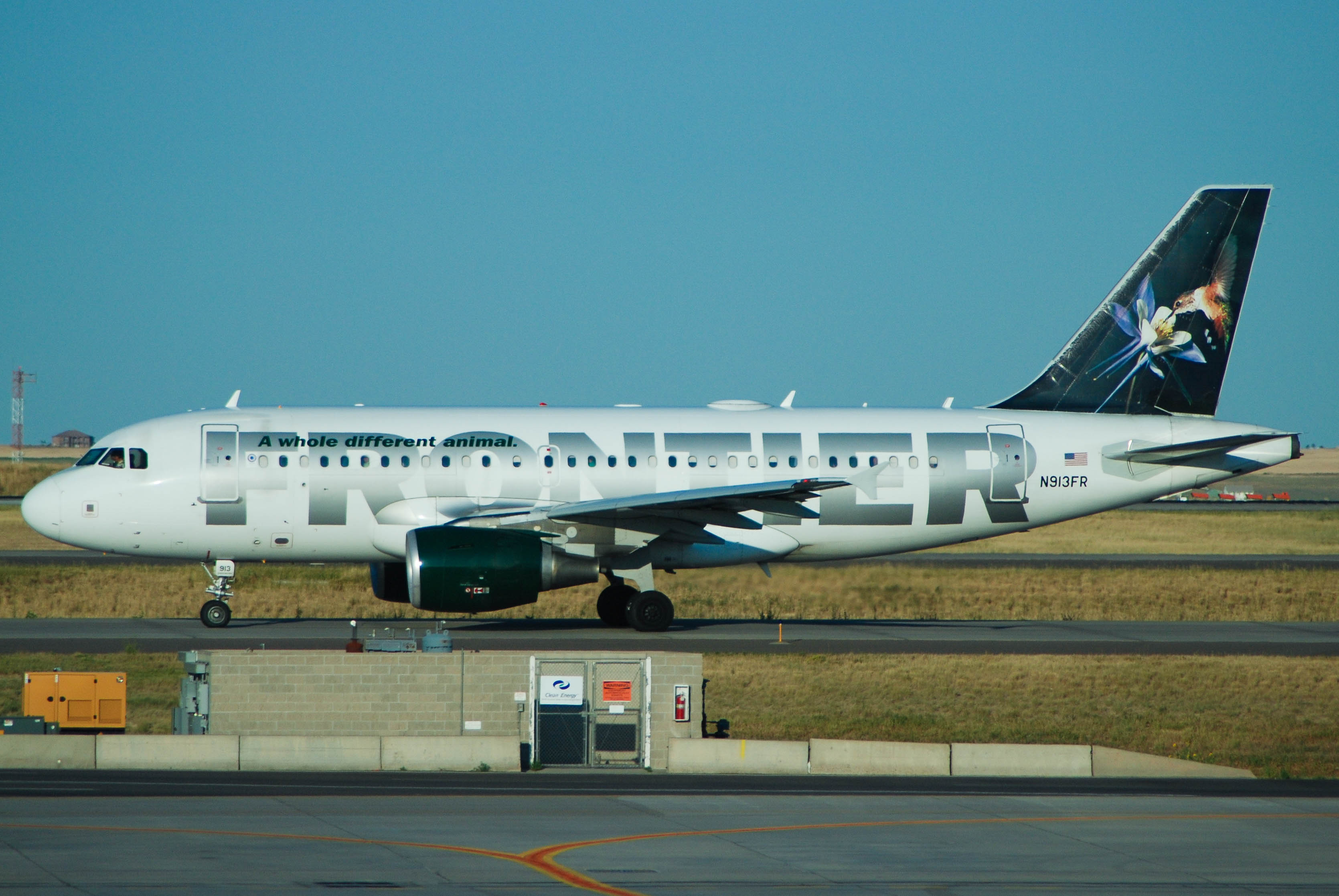 N913FR/N913FR Frontier Airlines Airbus A319-111 Photo by colinw - AVSpotters.com