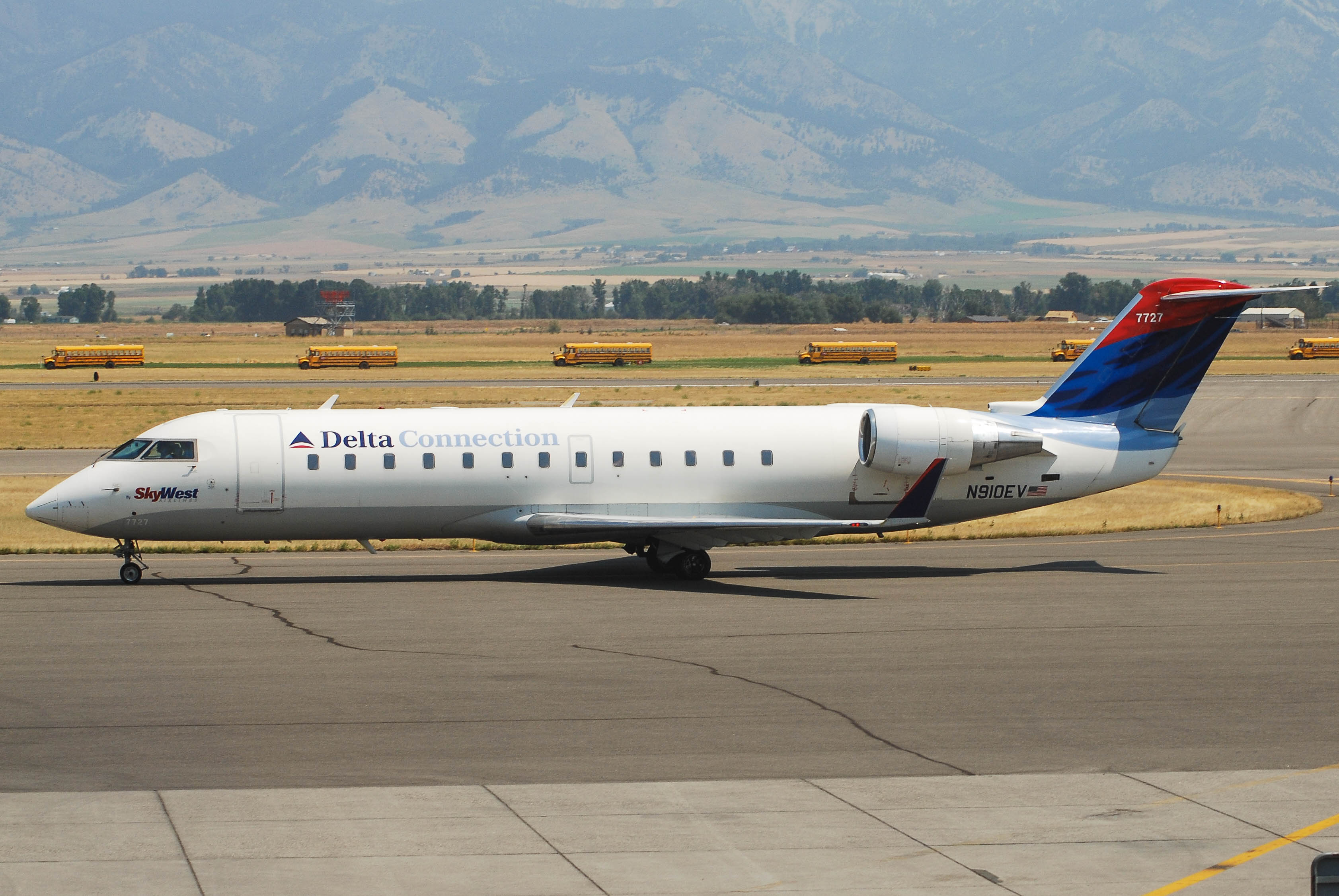 N910EV/N910EV United Express Bombardier CRJ-200 Airframe Information - AVSpotters.com