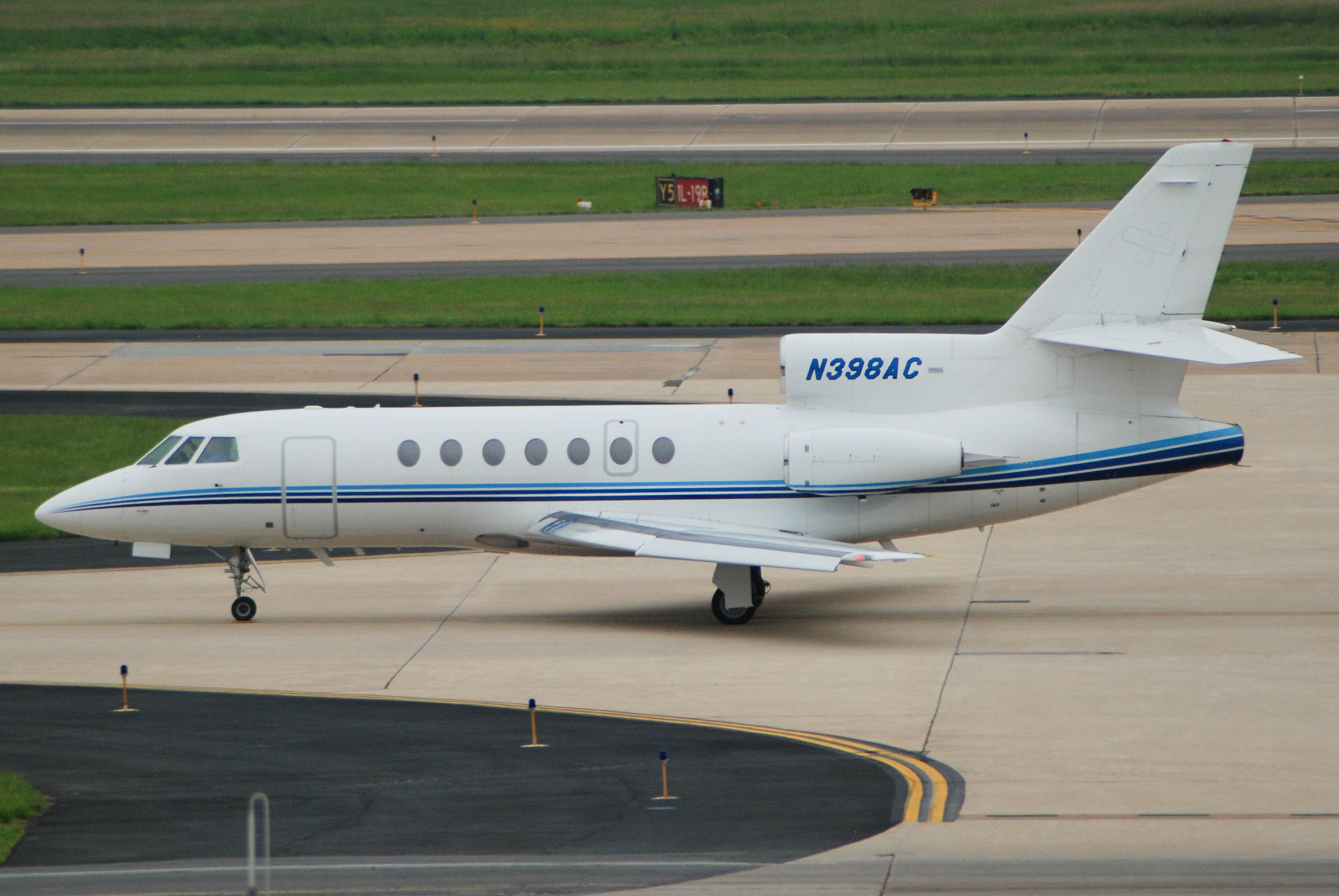 N398AC/N398AC Corporate Dassault Falcon 50 Photo by colinw - AVSpotters.com