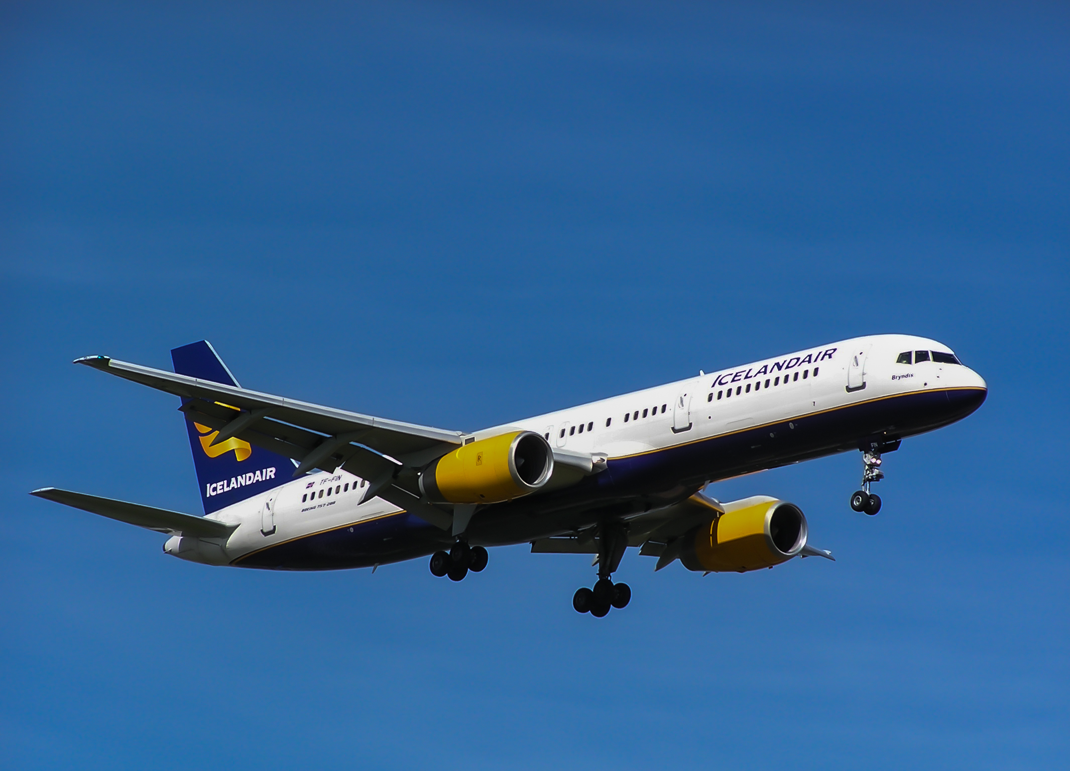 TF-FIN/TFFIN Icelandair Boeing 757-208(WL) Photo by Ayronautica - AVSpotters.com