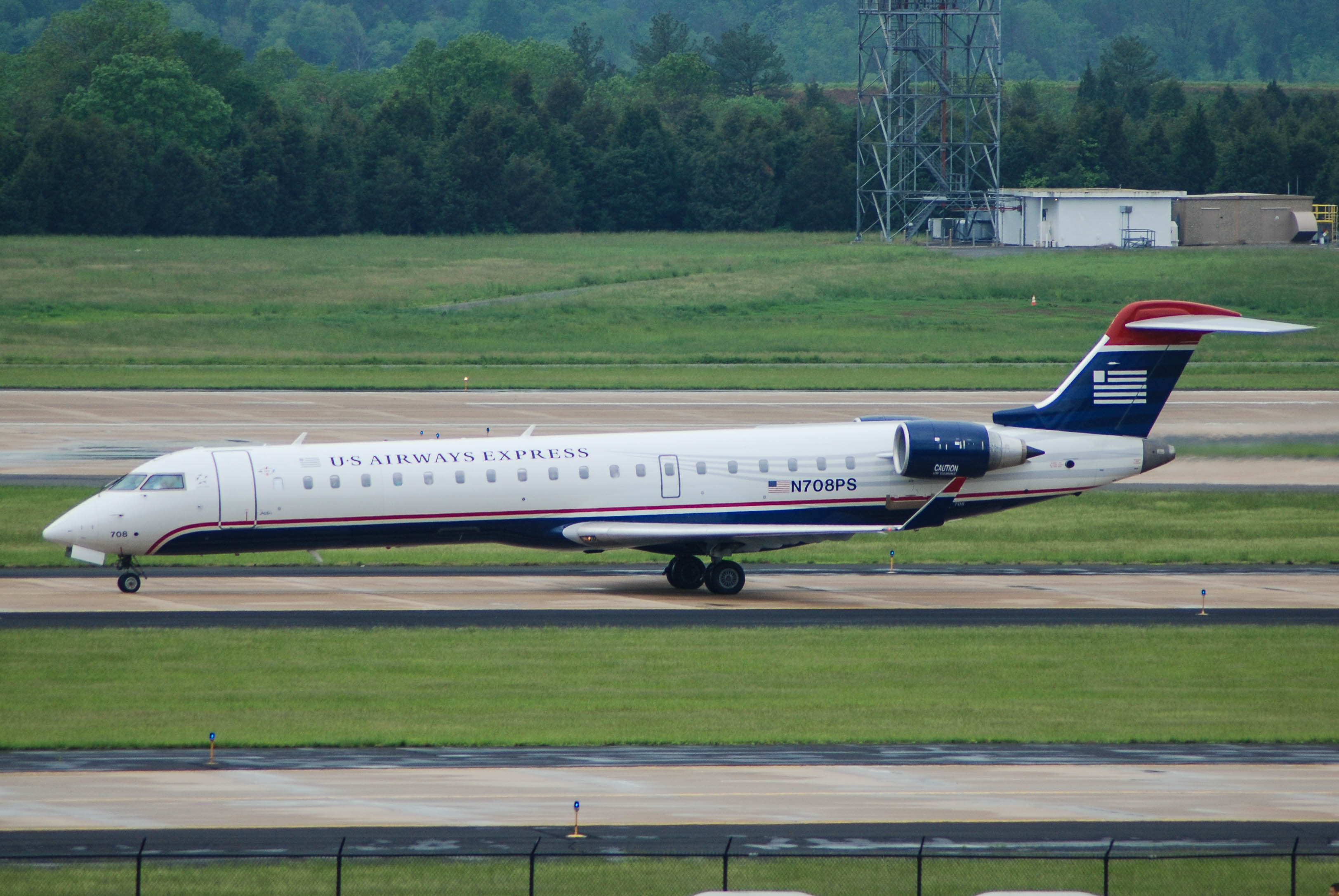 N708PS/N708PS US Airways Express Bombardier CRJ-701 Photo by colinw - AVSpotters.com