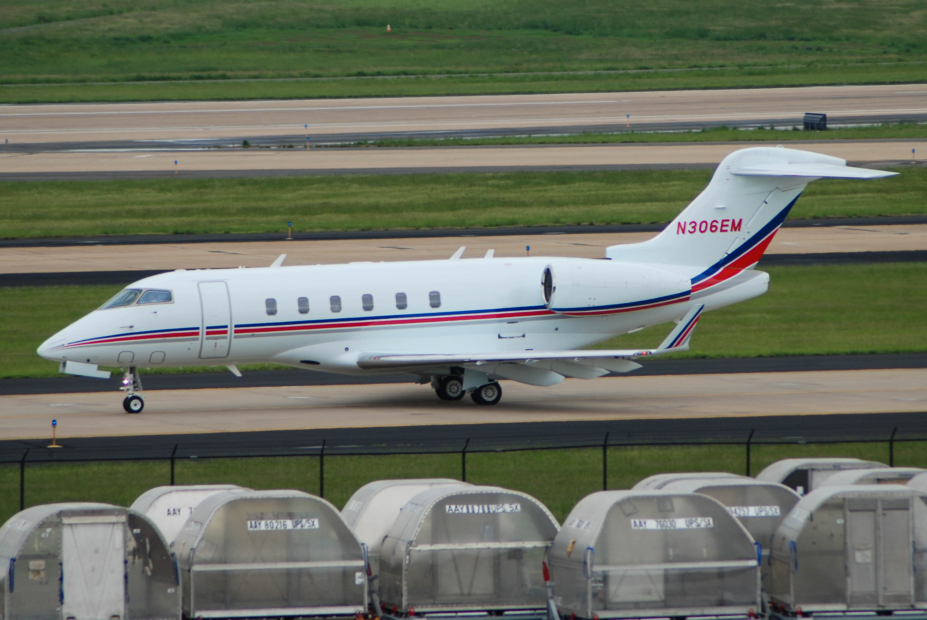 N306EM/N306EM Corporate Bombardier BD-100-1A10 Challenger 300 Photo by colinw - AVSpotters.com