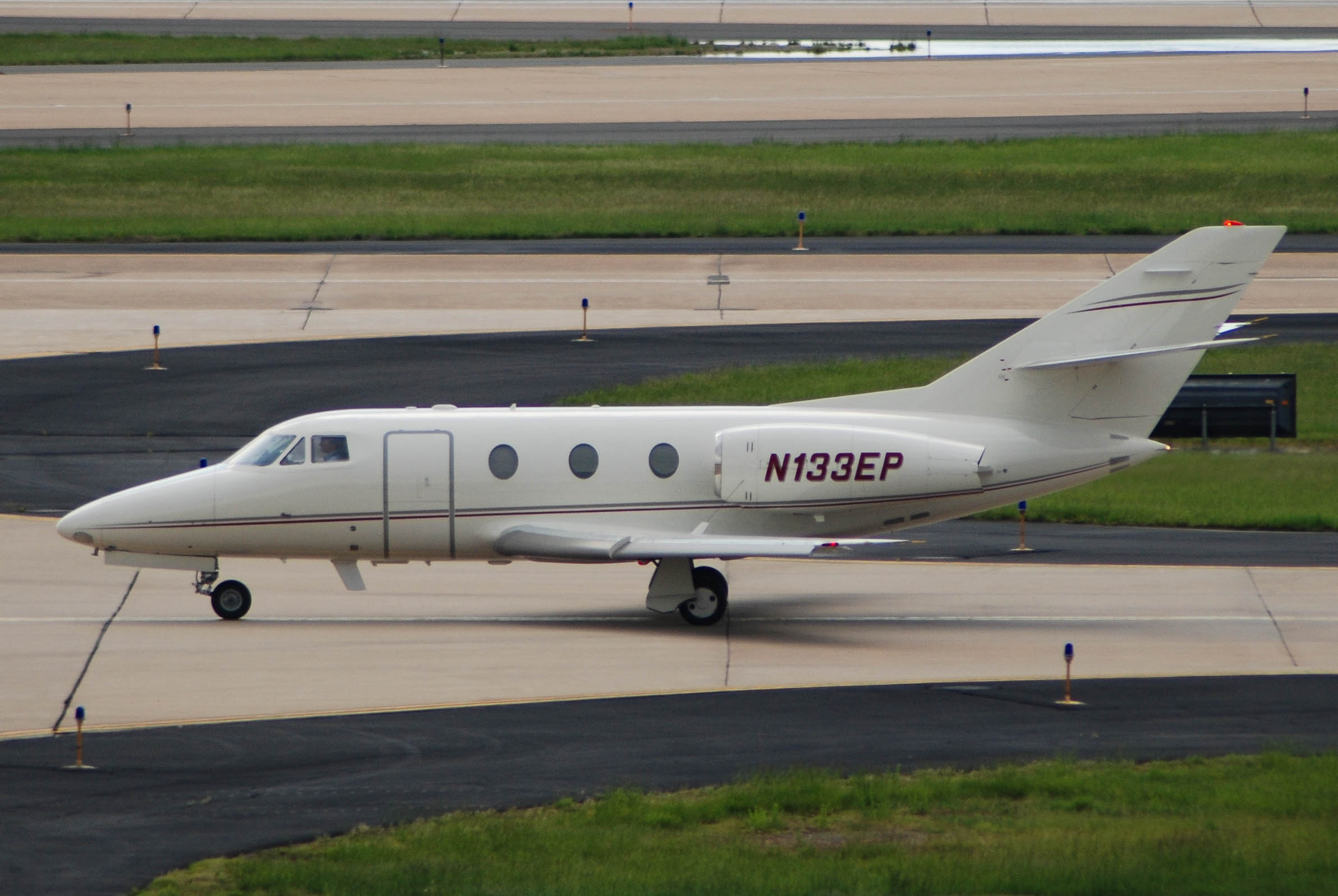N133EP/N133EP Corporate Dassault Falcon 10 Photo by colinw - AVSpotters.com