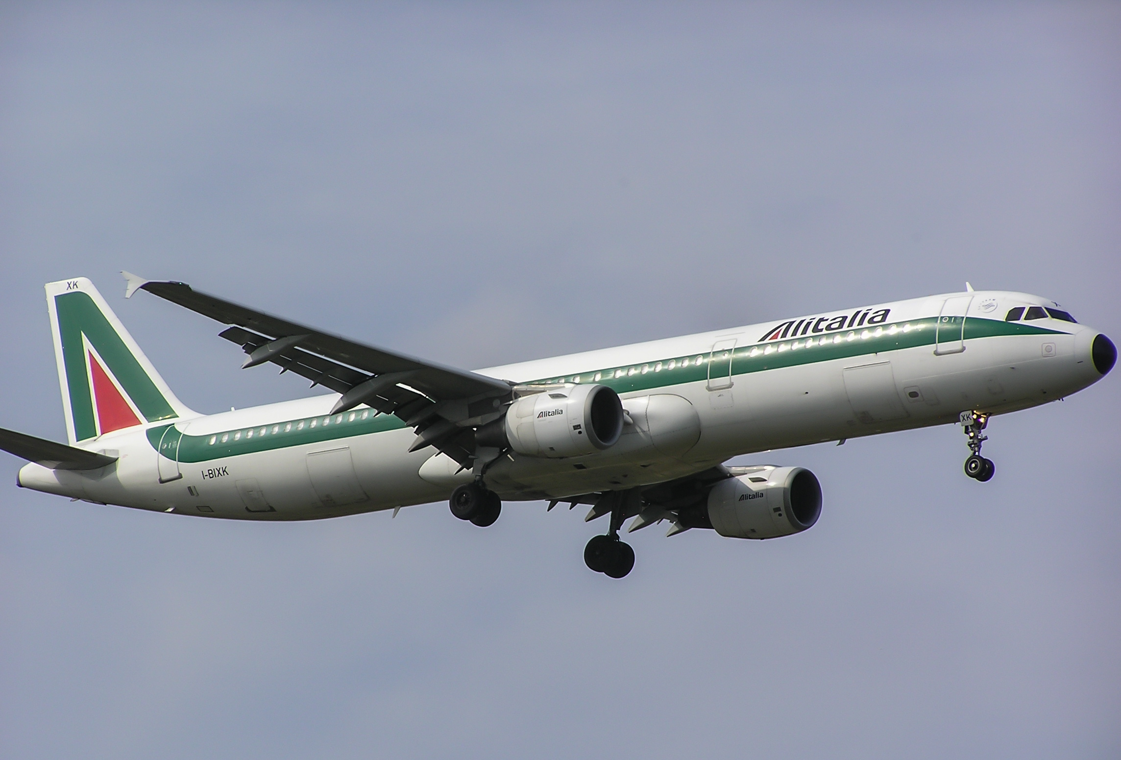 I-BIXK/IBIXK Alitalia Airbus A321-112 Photo by Ayronautica - AVSpotters.com