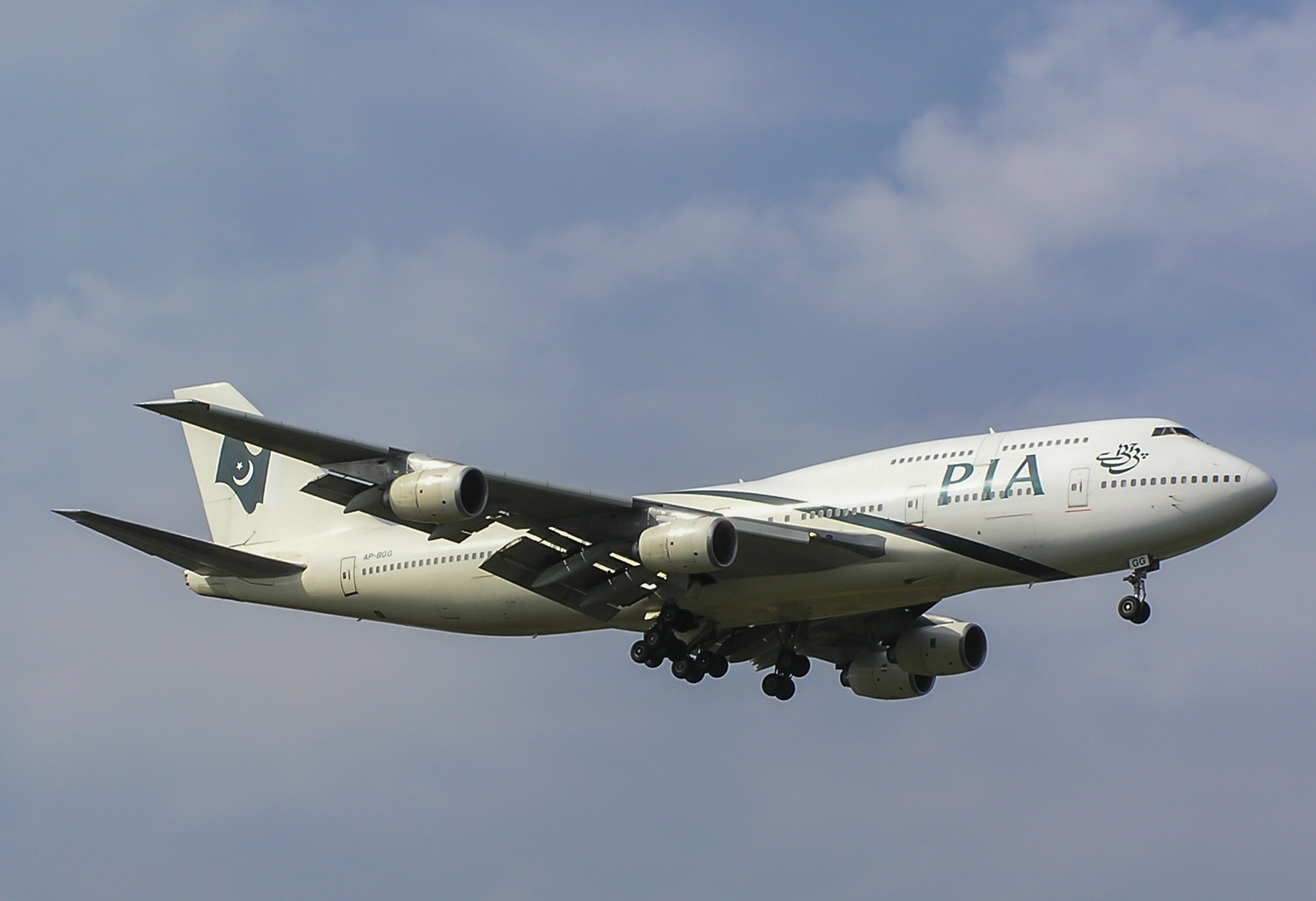 AP-BGG/APBGG Pakistan International Airlines Boeing 747-367 Photo by Ayronautica - AVSpotters.com