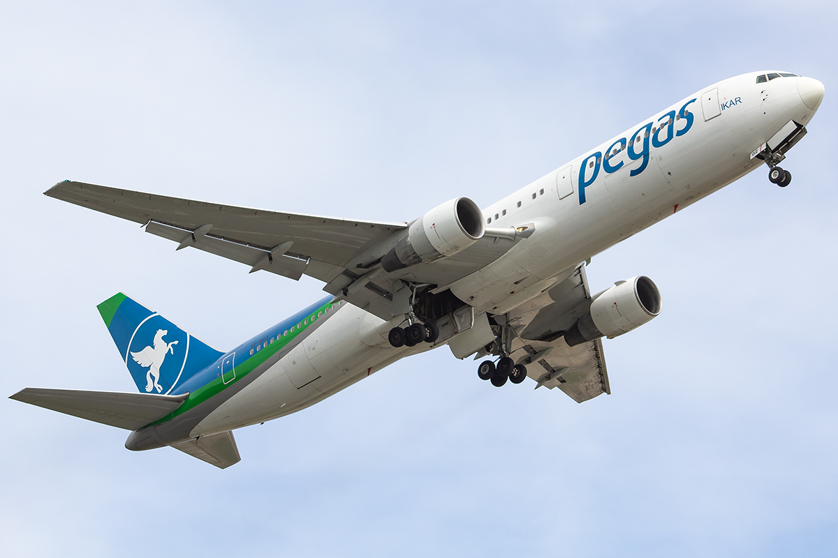 VP-BOZ/VPBOZ Lessor Boeing 767 Airframe Information - AVSpotters.com