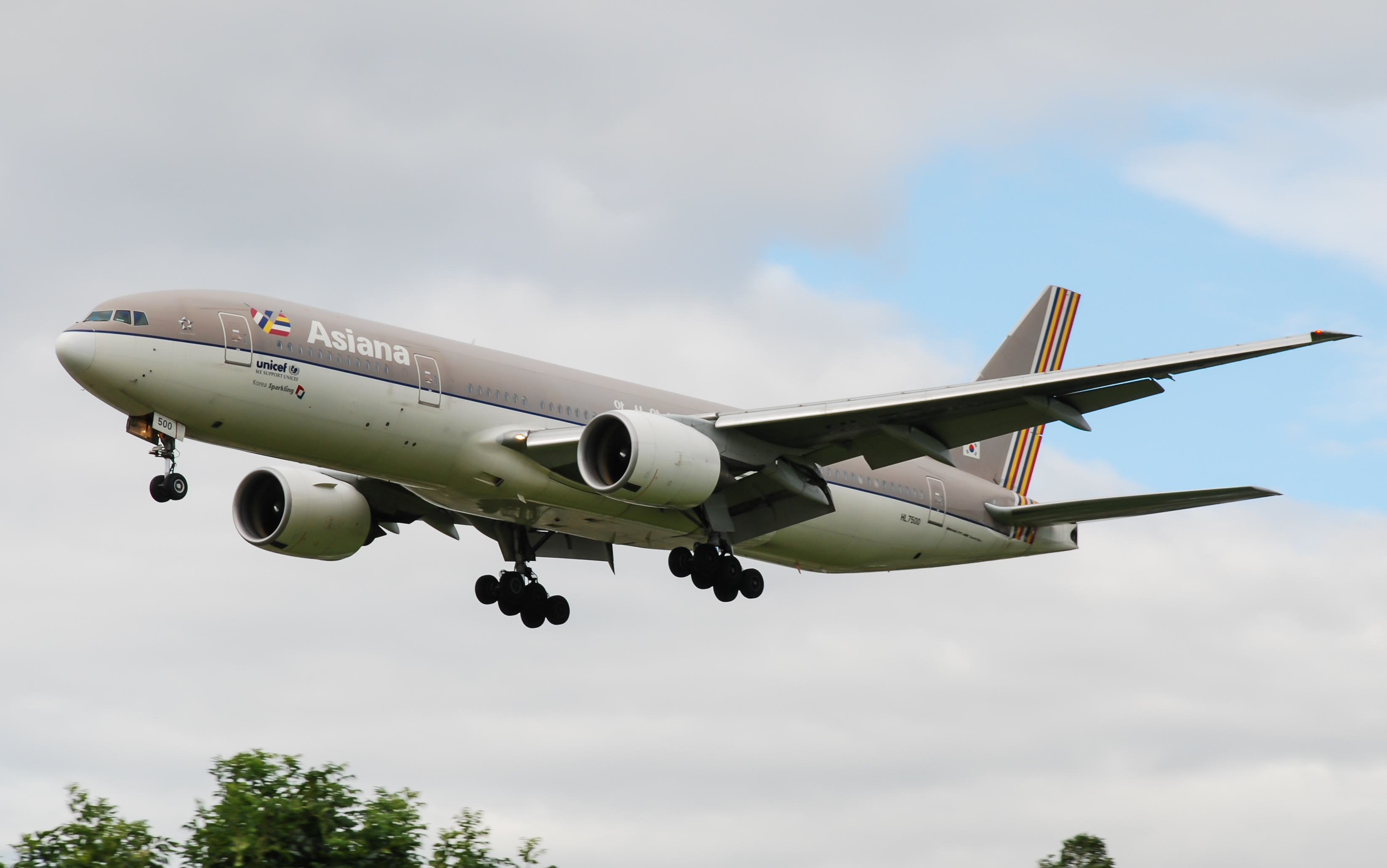 2-AERC/2AERC Lessor Boeing 777 Airframe Information - AVSpotters.com