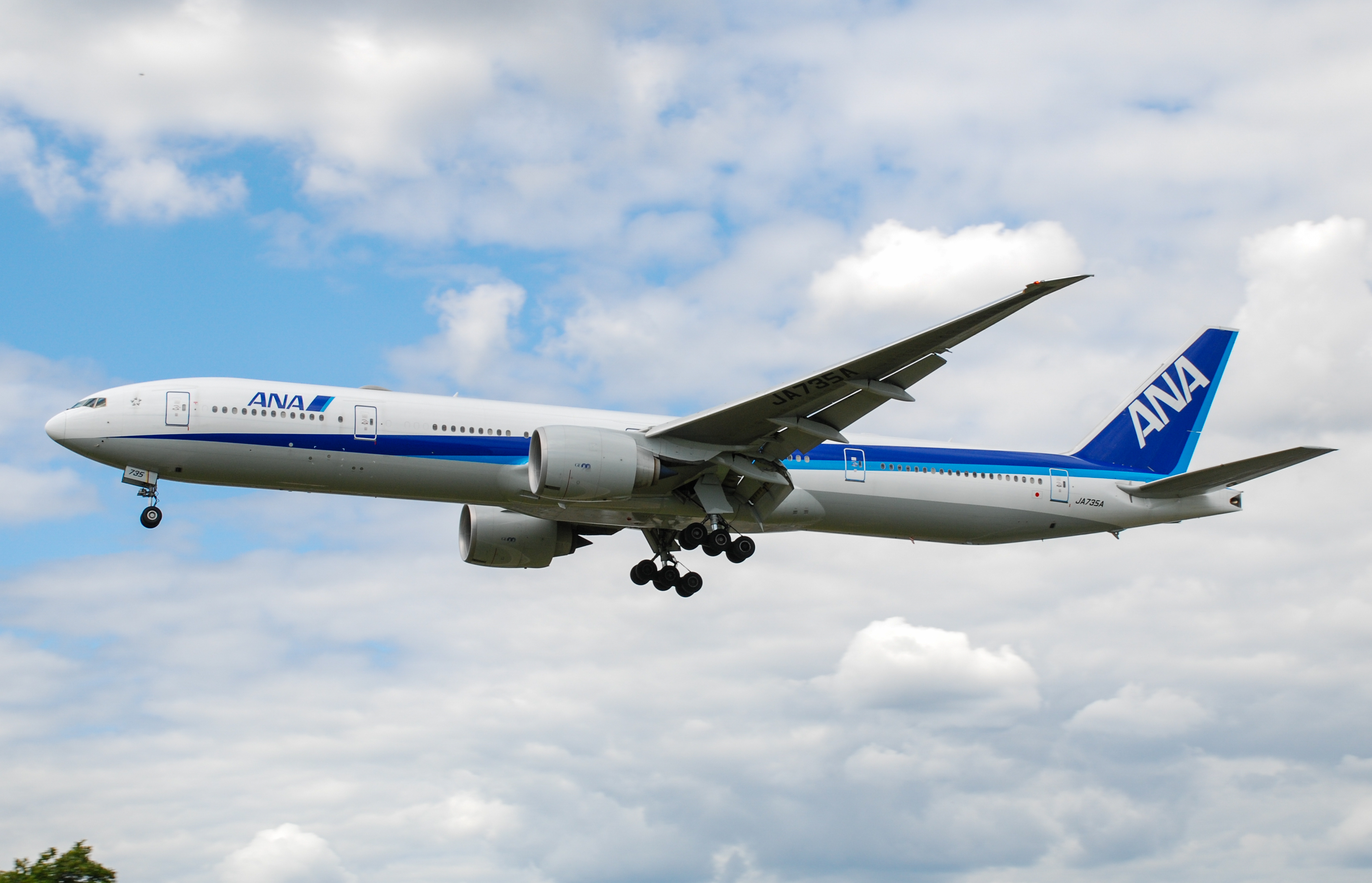 JA735A/JA735A ANA Holdings Boeing 777 Airframe Information - AVSpotters.com