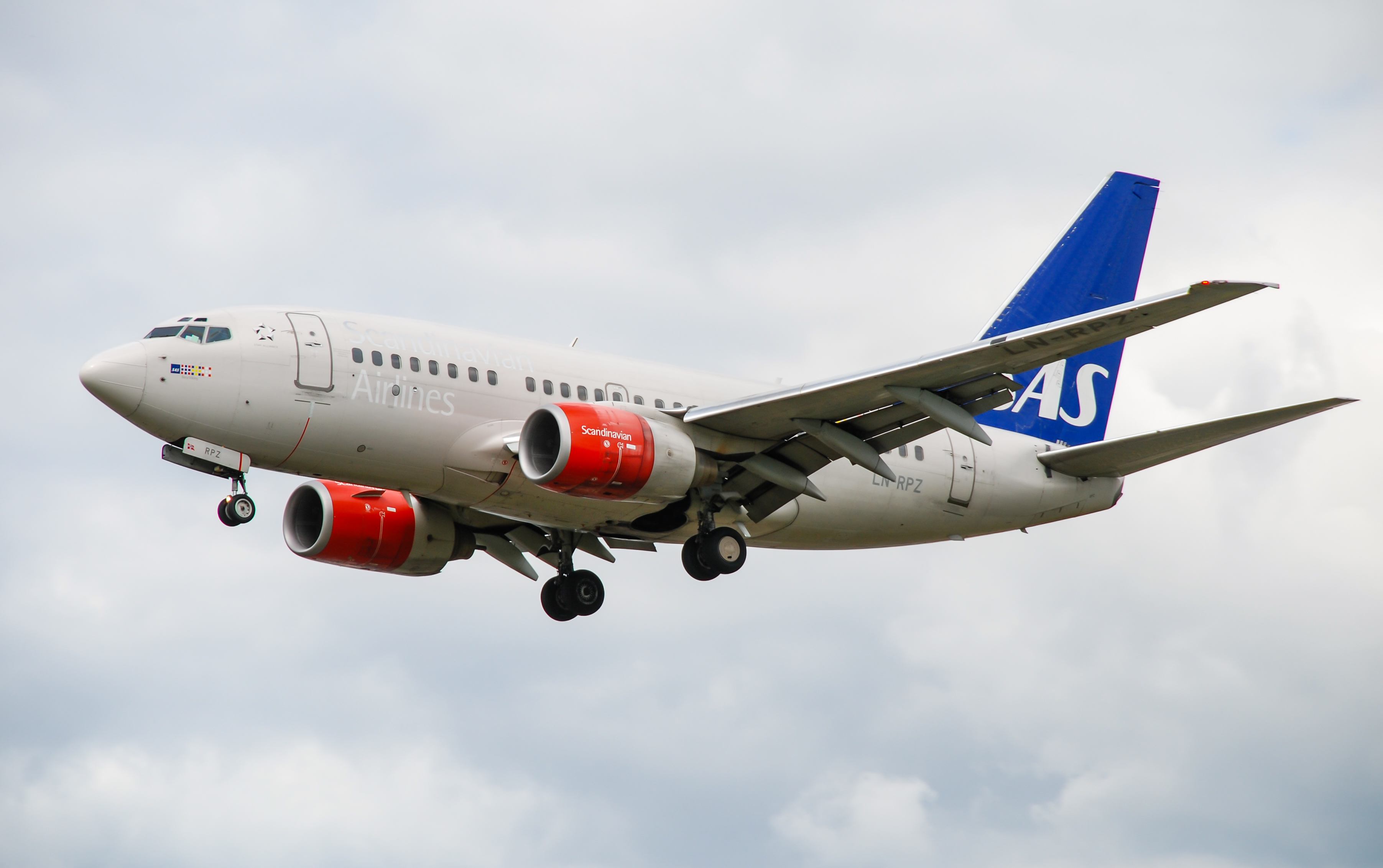 LN-RPZ/LNRPZ SAS Scandinavian Airlines Boeing 737 NG Airframe Information - AVSpotters.com