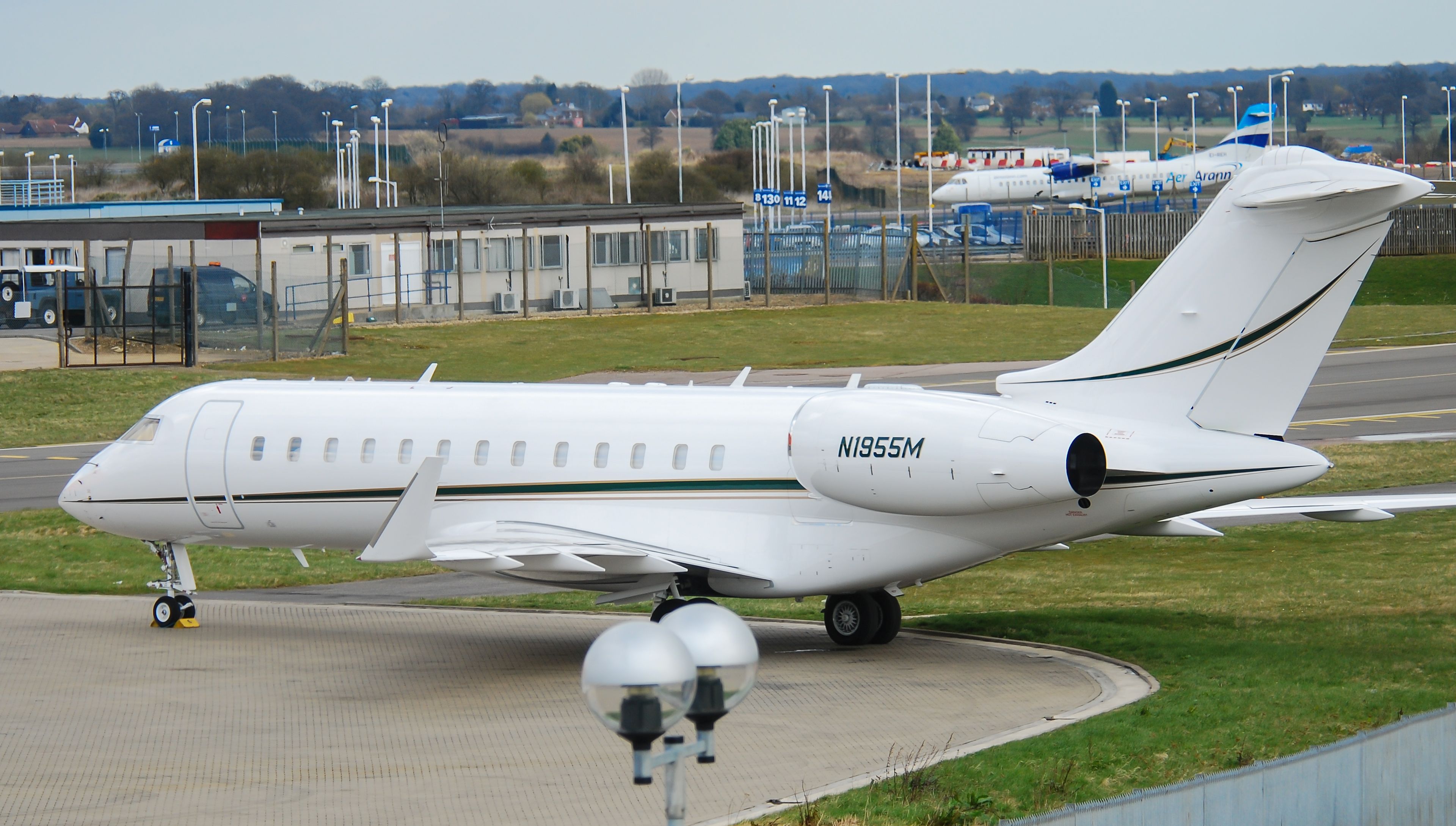 N1955M/N1955M Bombardier Bombardier BD-700-1A10 Global Express XRS Photo by Ayronautica - AVSpotters.com