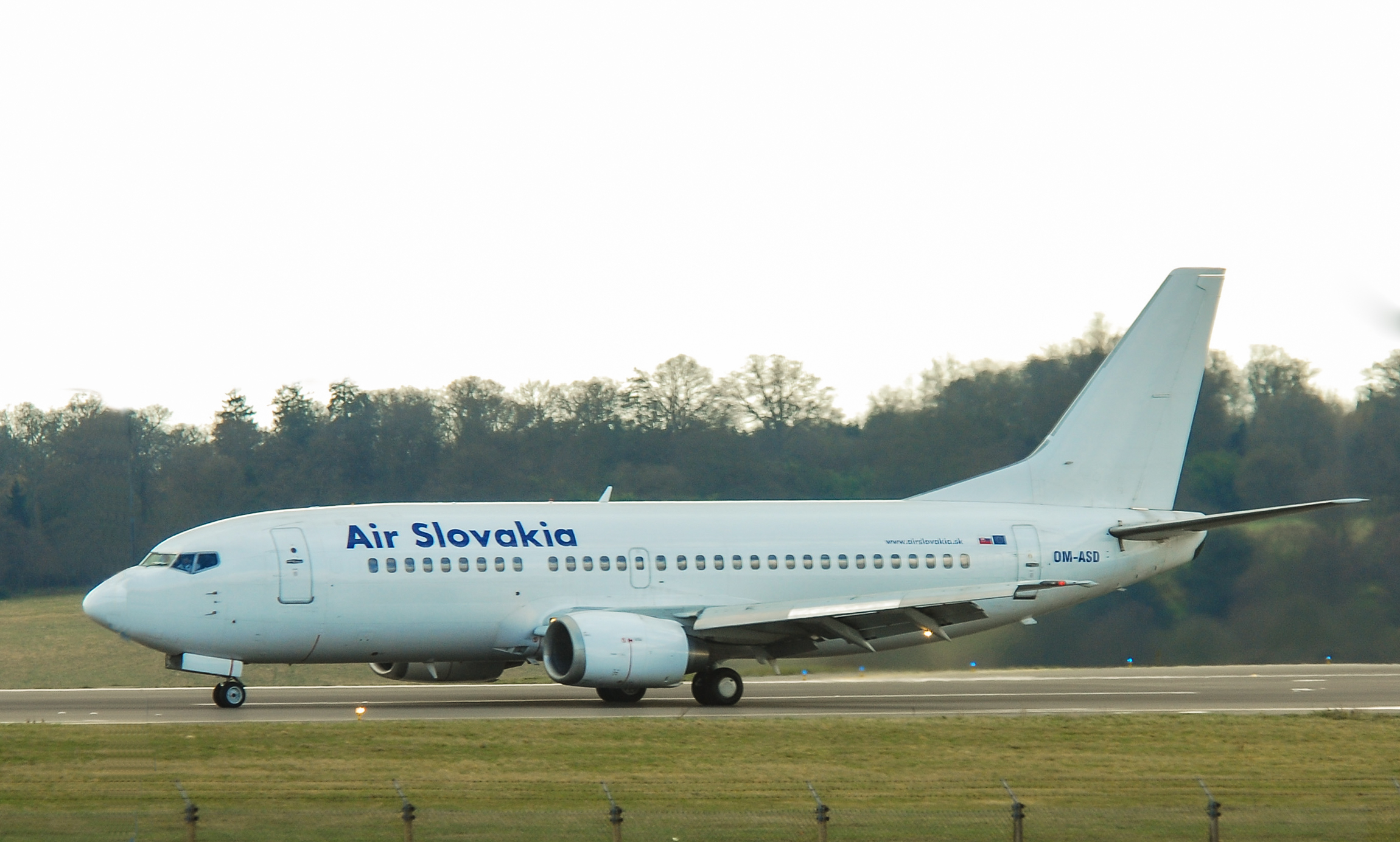 OM-ASD/OMASD Air Slovakia Boeing 737 Classic Airframe Information - AVSpotters.com
