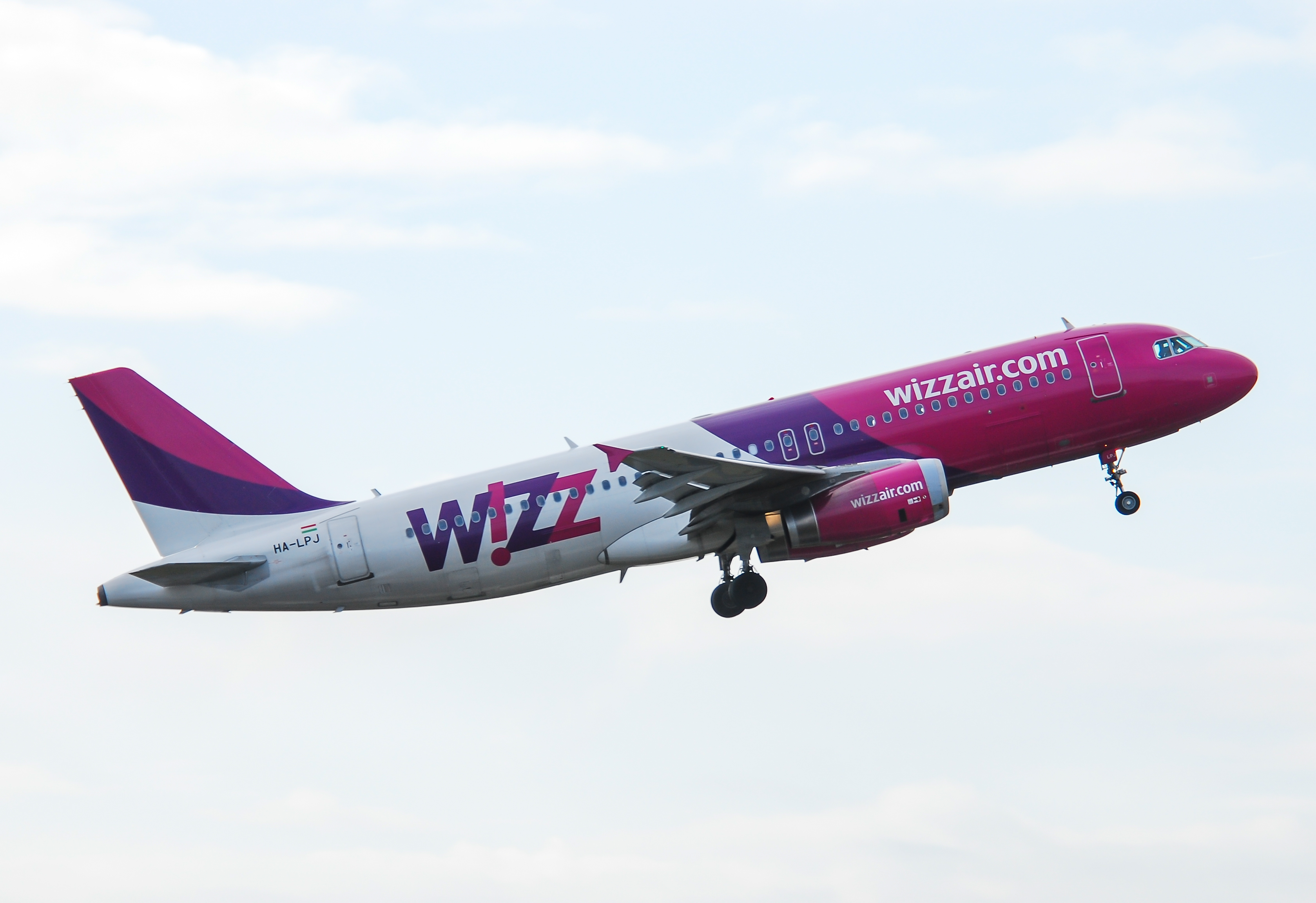 HA-LPJ/HALPJ Wizz Air Airbus A320 Airframe Information - AVSpotters.com