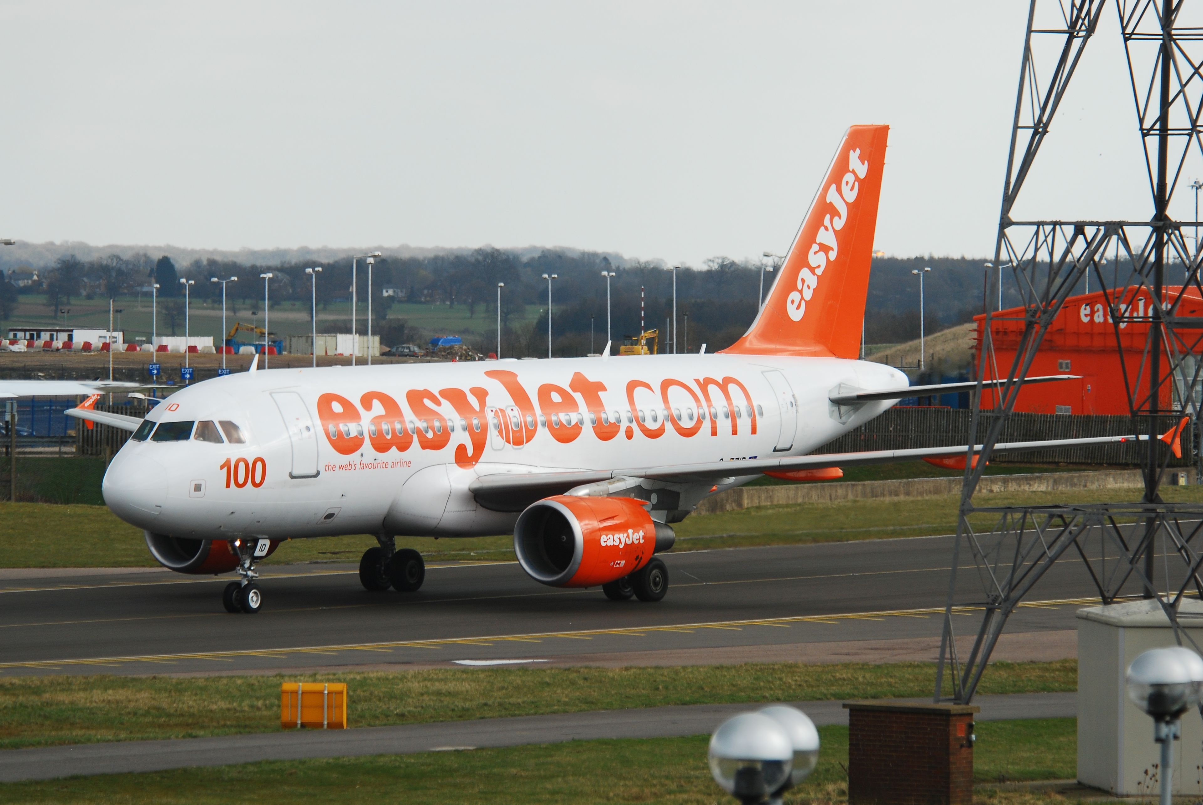 G-EZID/GEZID easyJet Airbus A319-111 Photo by Ayronautica - AVSpotters.com