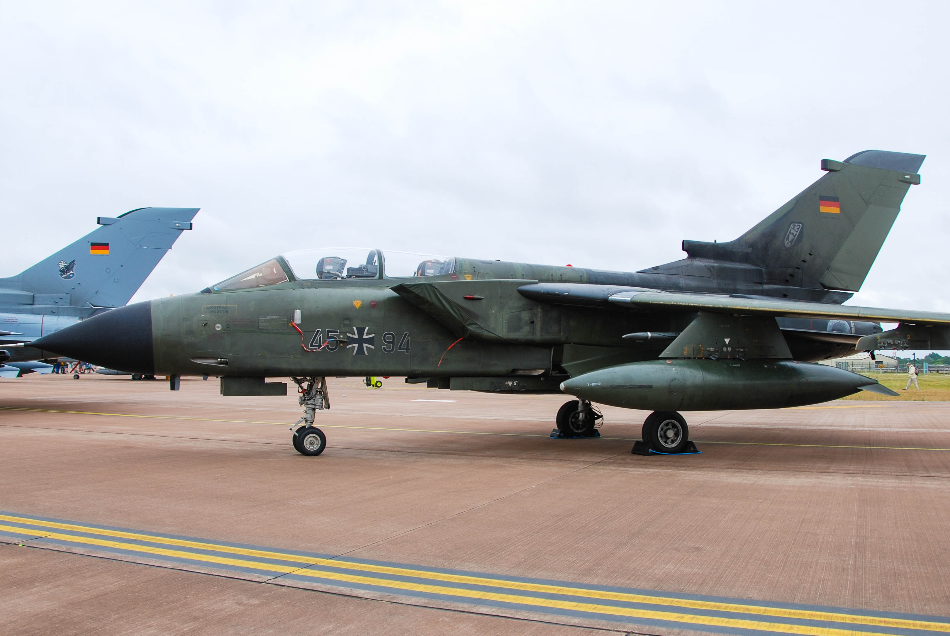 45+94/45+94 German Air Force Panavia Tornado Airframe Information - AVSpotters.com