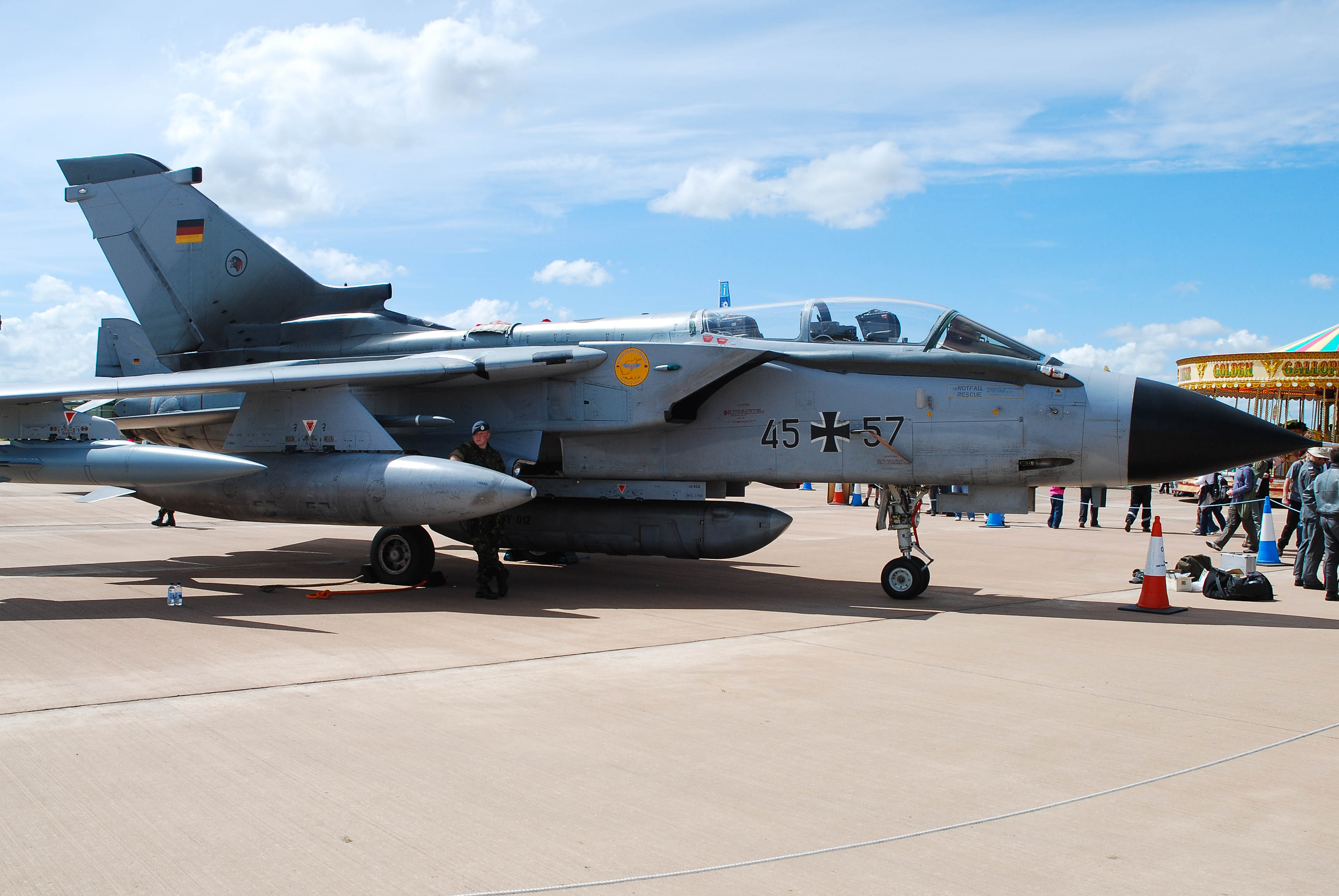 45+57/45+57 German Air Force Panavia Tornado Airframe Information - AVSpotters.com
