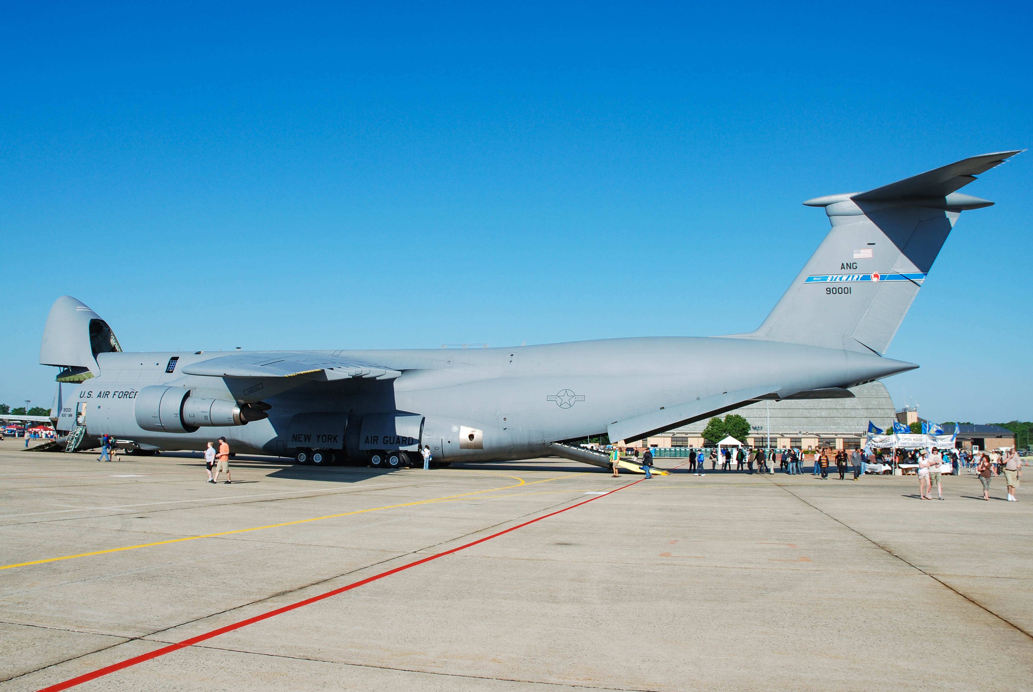 69-0001/690001 USAF - United States Air Force Lockheed C-5A Galaxy Photo by colinw - AVSpotters.com
