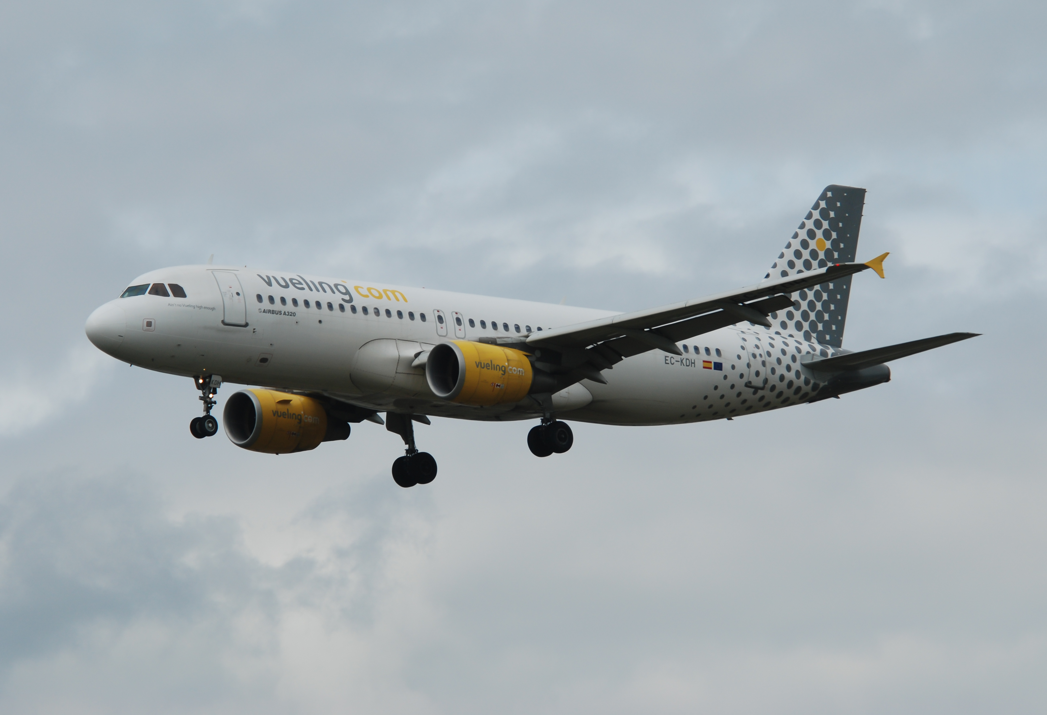 EC-KDH/ECKDH Vueling Airlines Airbus A320-214 Photo by Ayronautica - AVSpotters.com