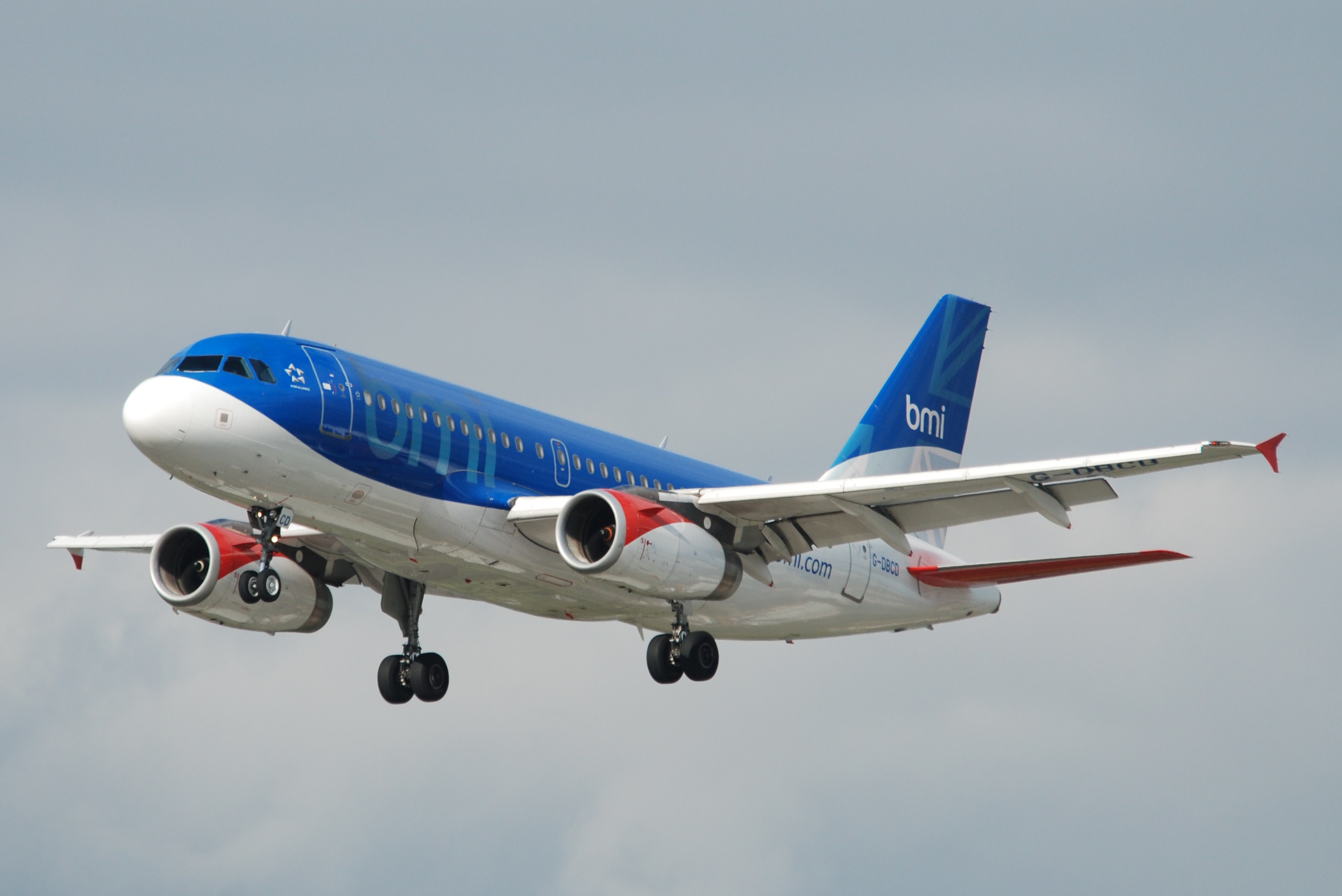 G-DBCD/GDBCD bmi British Midland Airbus A319-131 Photo by Ayronautica - AVSpotters.com