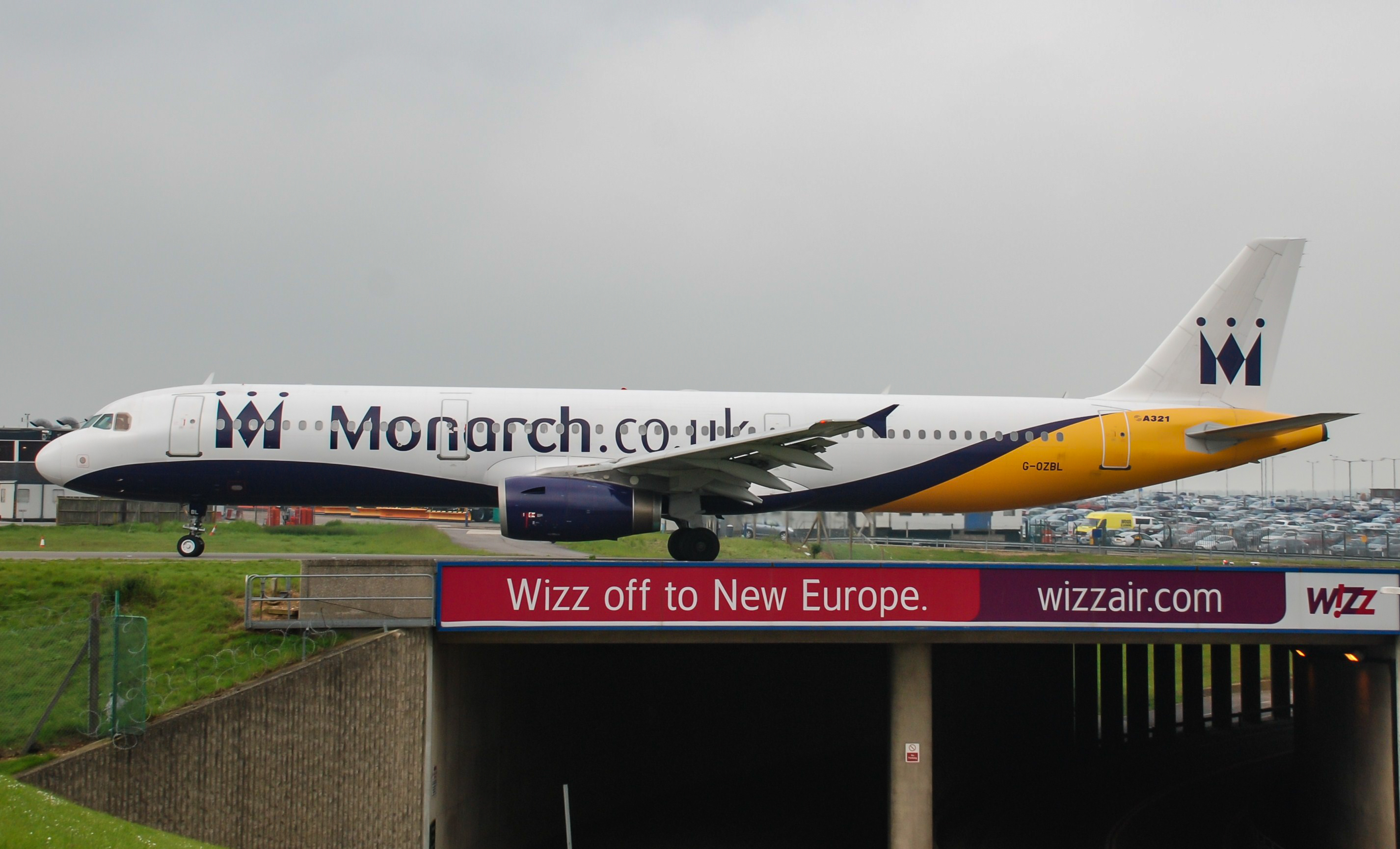 G-OZBL/GOZBL Monarch Airlines Airbus A321-231 Photo by Ayronautica - AVSpotters.com