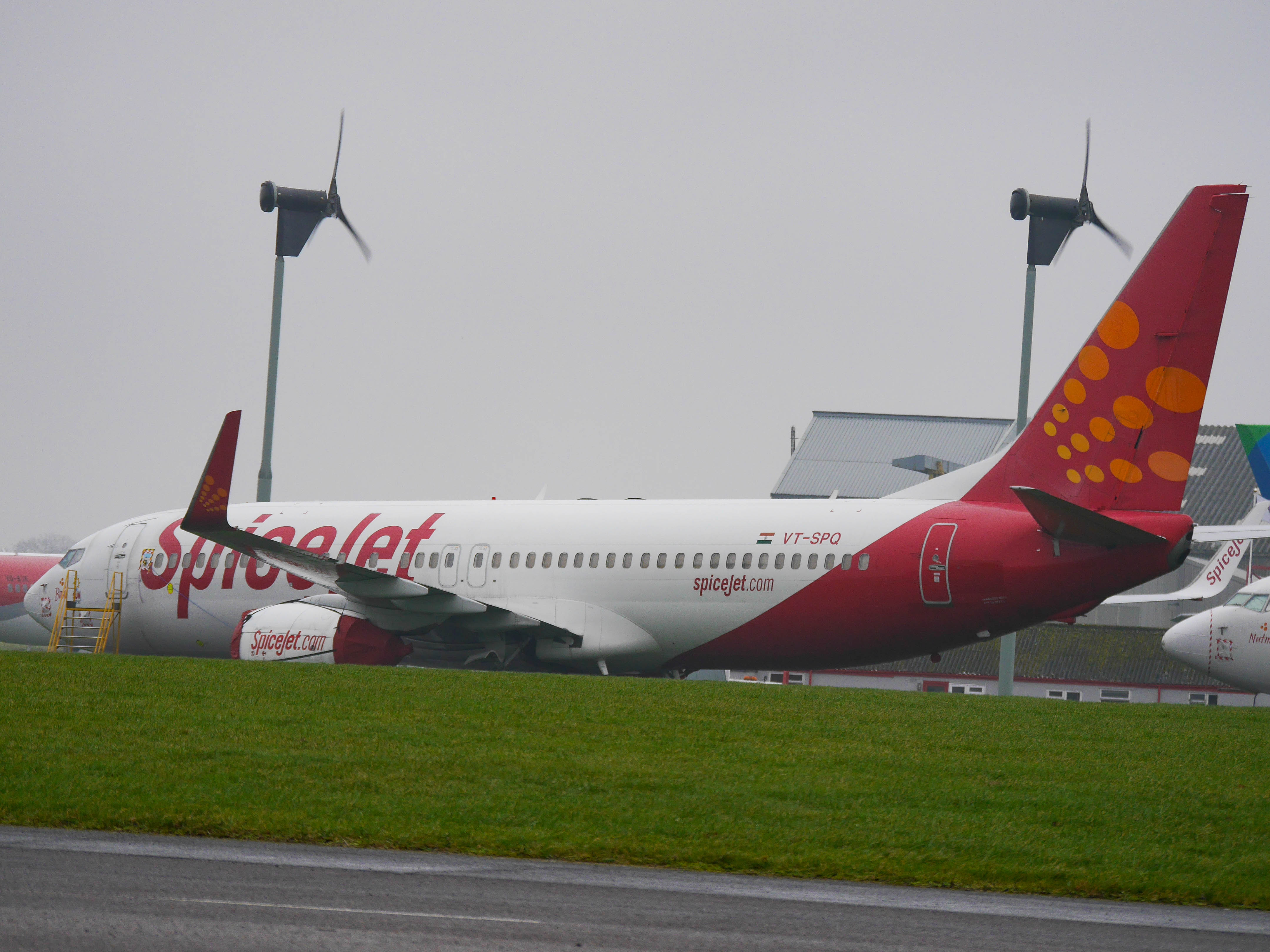 VT-SPQ/VTSPQ SpiceJet Boeing 737-8GJ(WL) Photo by colinw - AVSpotters.com