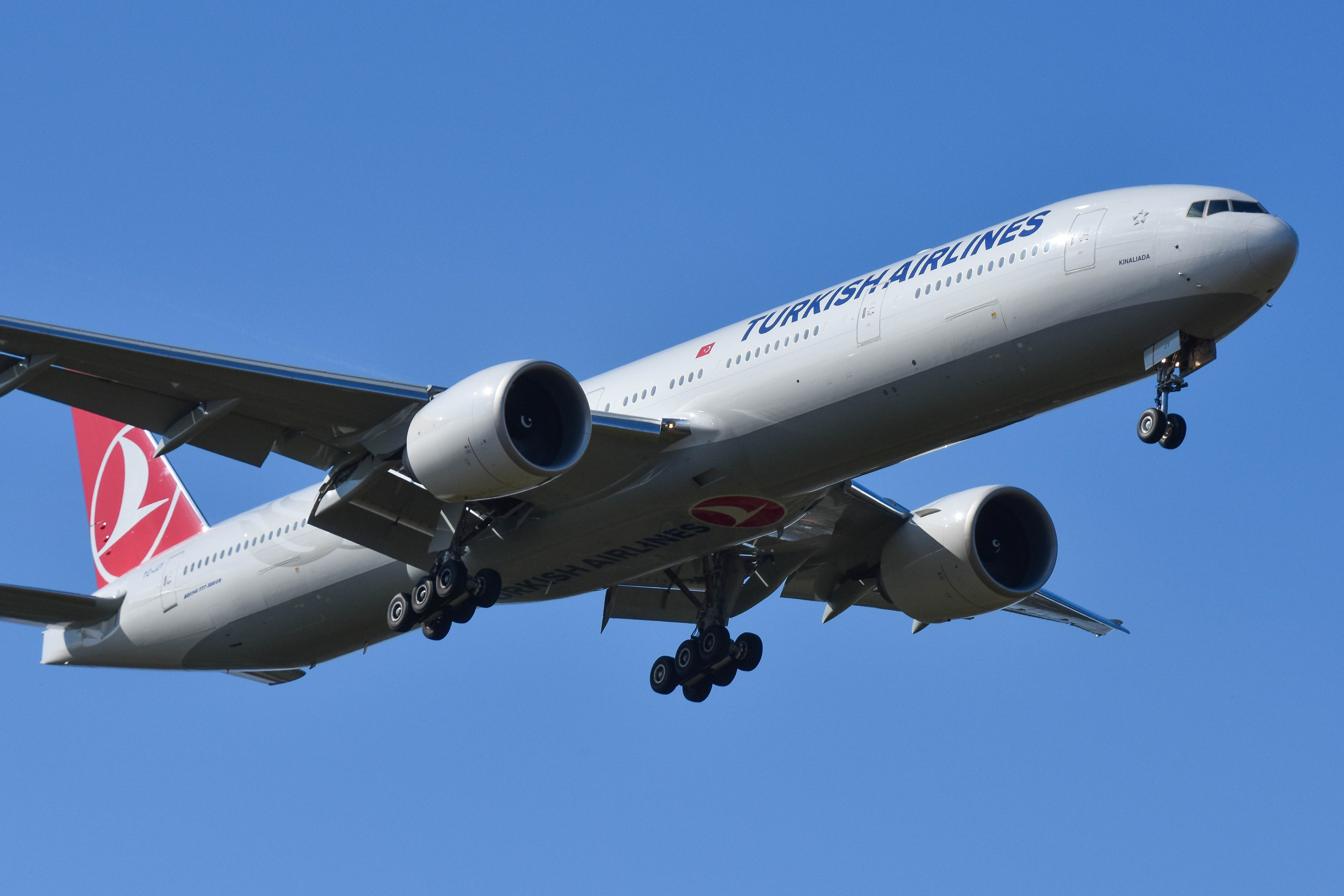 TC-JJY/TCJJY THY Turkish Airlines Boeing 777-3F2ER Photo by colinw - AVSpotters.com