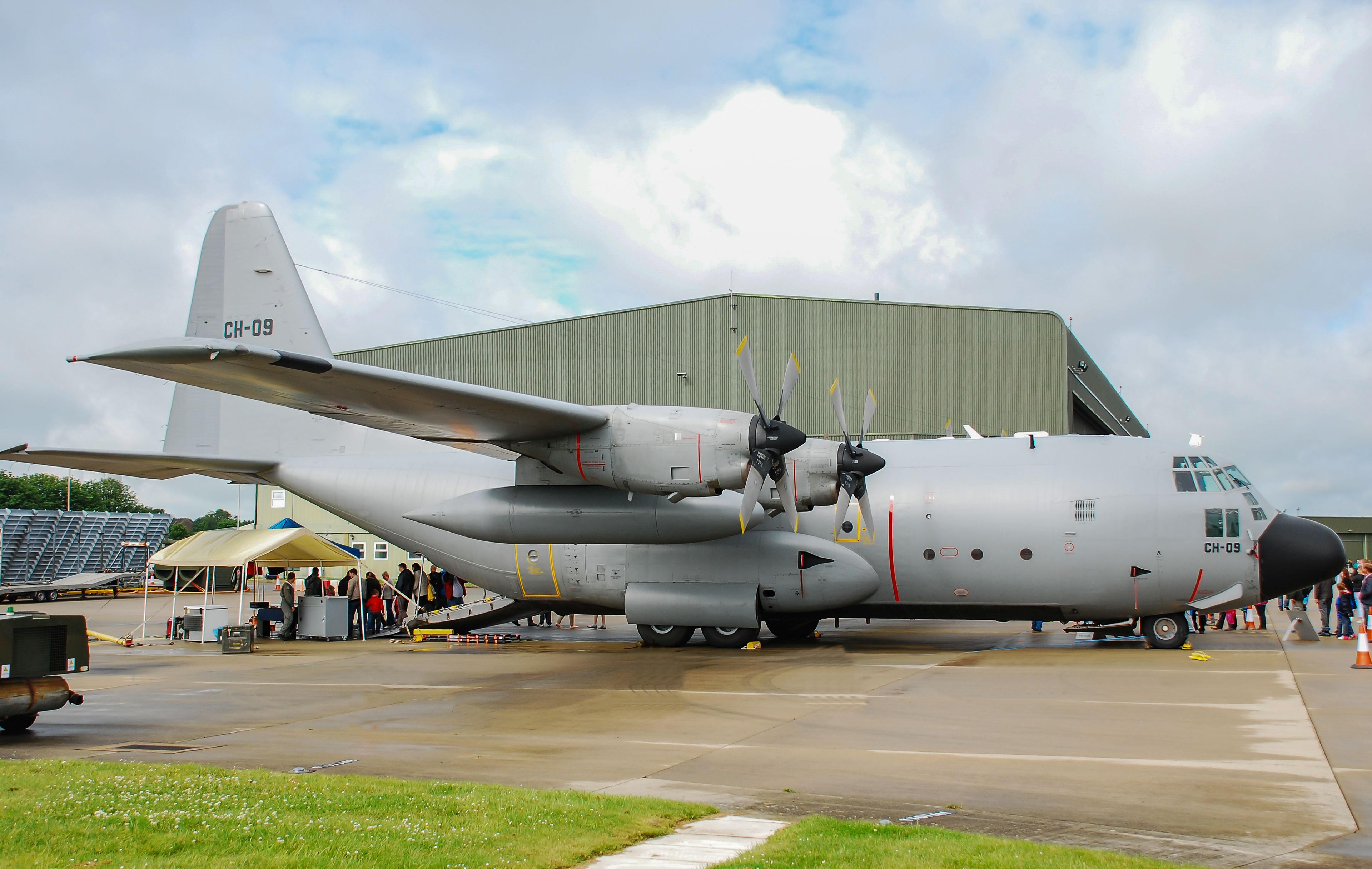 CH-09/CH09 Withdrawn from use Lockheed C-130 Hercules Airframe Information - AVSpotters.com