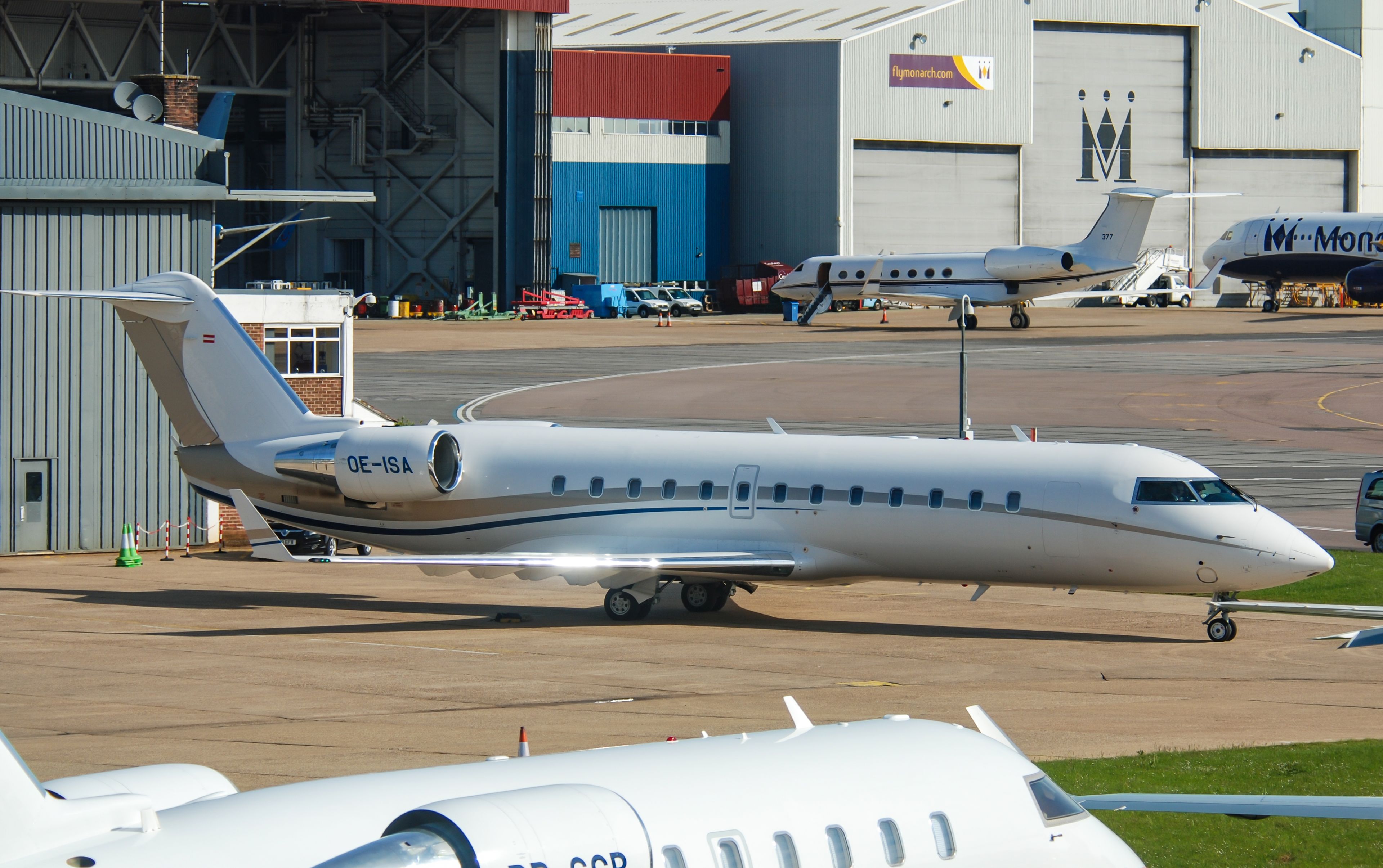 OE-ISA/OEISA Corporate Bombardier CL-600-2B19 Challenger 850 Photo by Ayronautica - AVSpotters.com