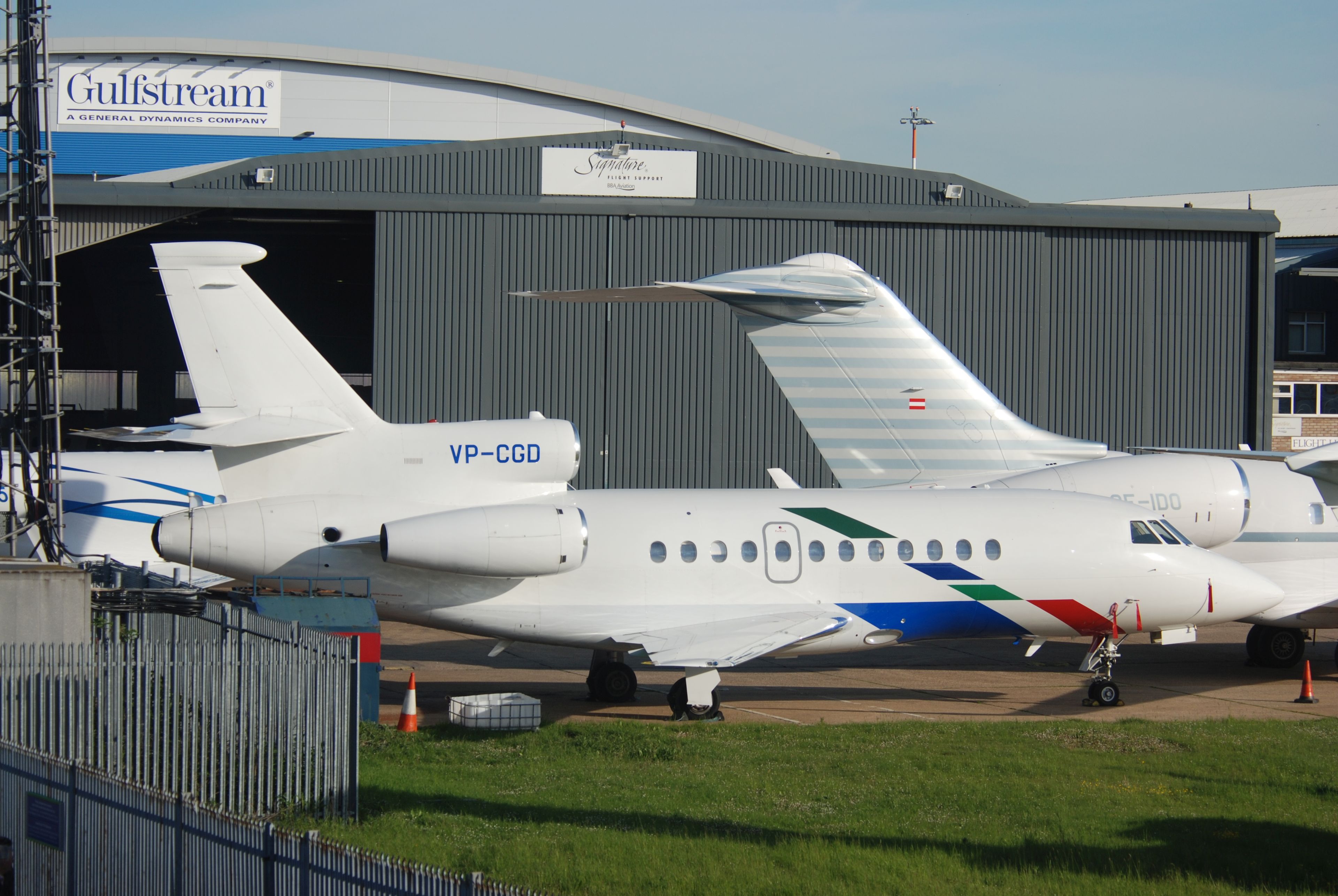 VP-CGD/VPCGD Corporate Dassault Falcon 900EX Photo by Ayronautica - AVSpotters.com