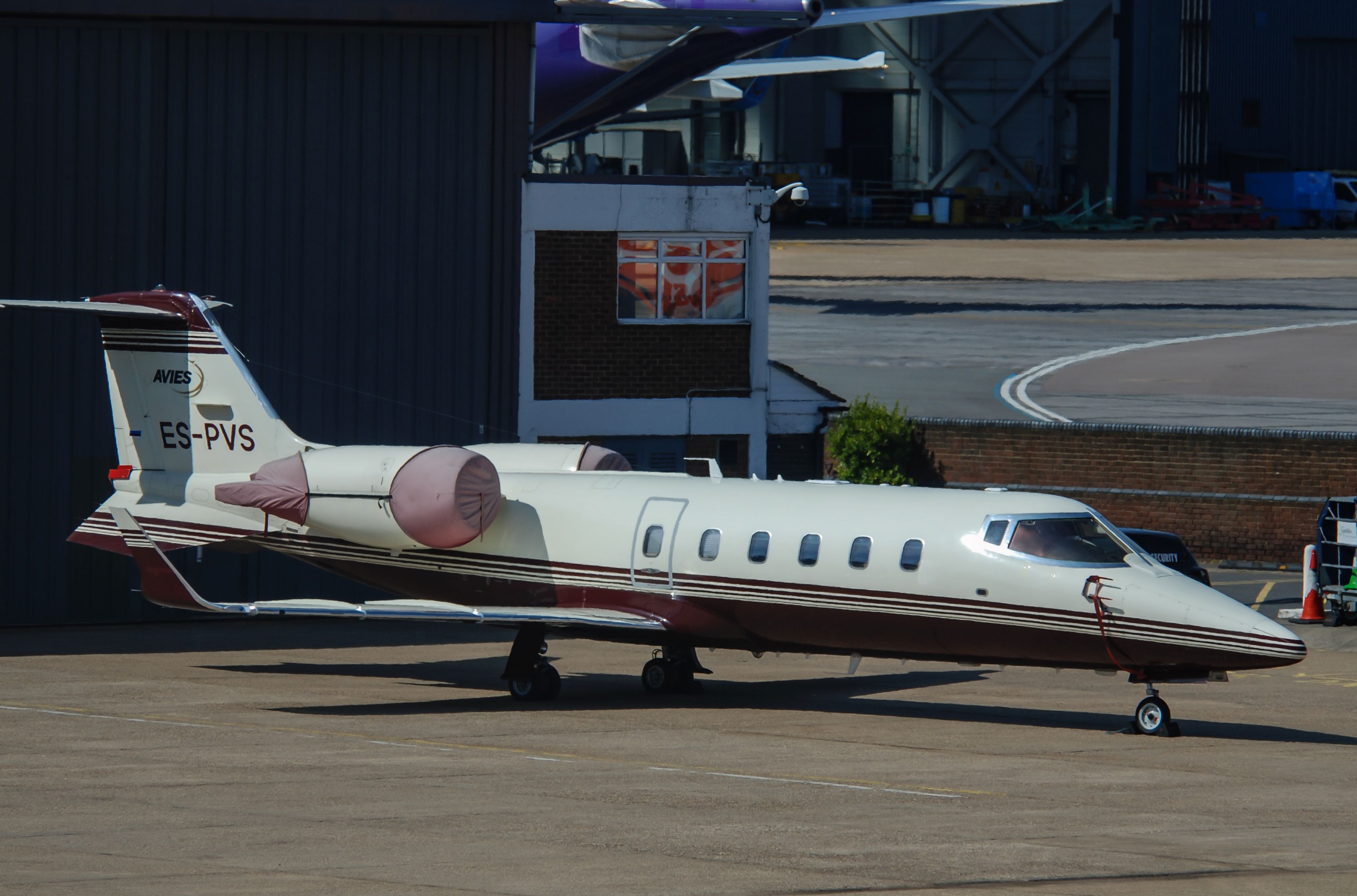 N812RP/N812RP Corporate Learjet 60 Airframe Information - AVSpotters.com