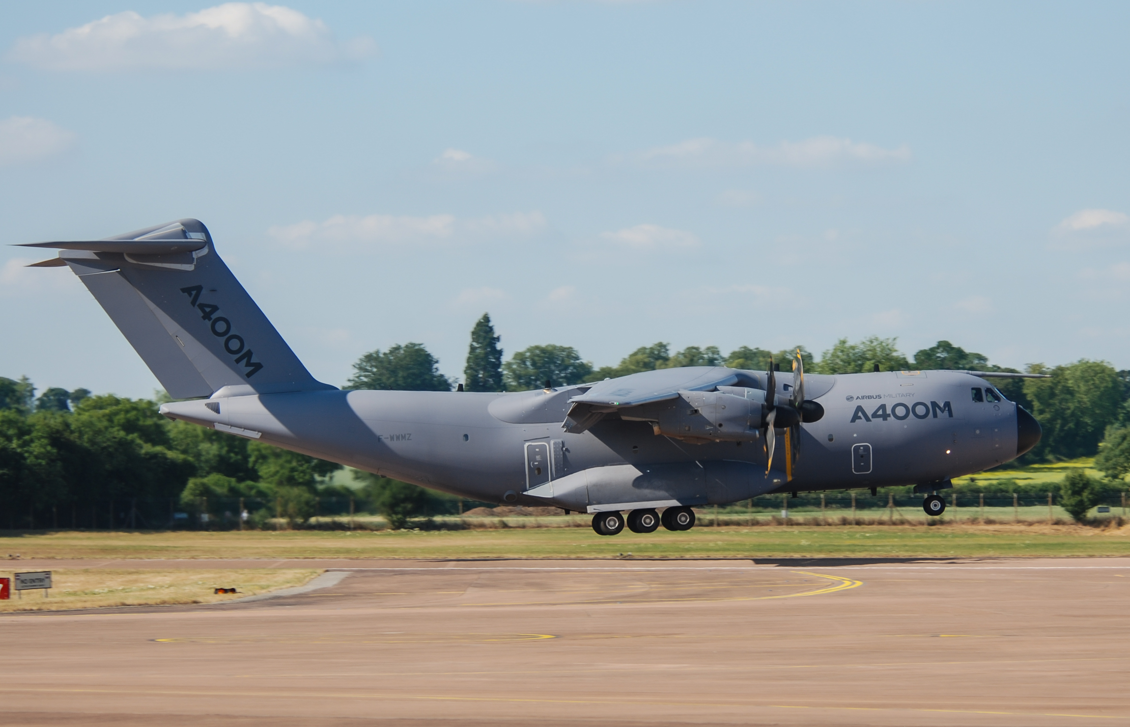 F-WWMZ/FWWMZ Airbus Military Airbus A400M-180 Photo by Ayronautica - AVSpotters.com