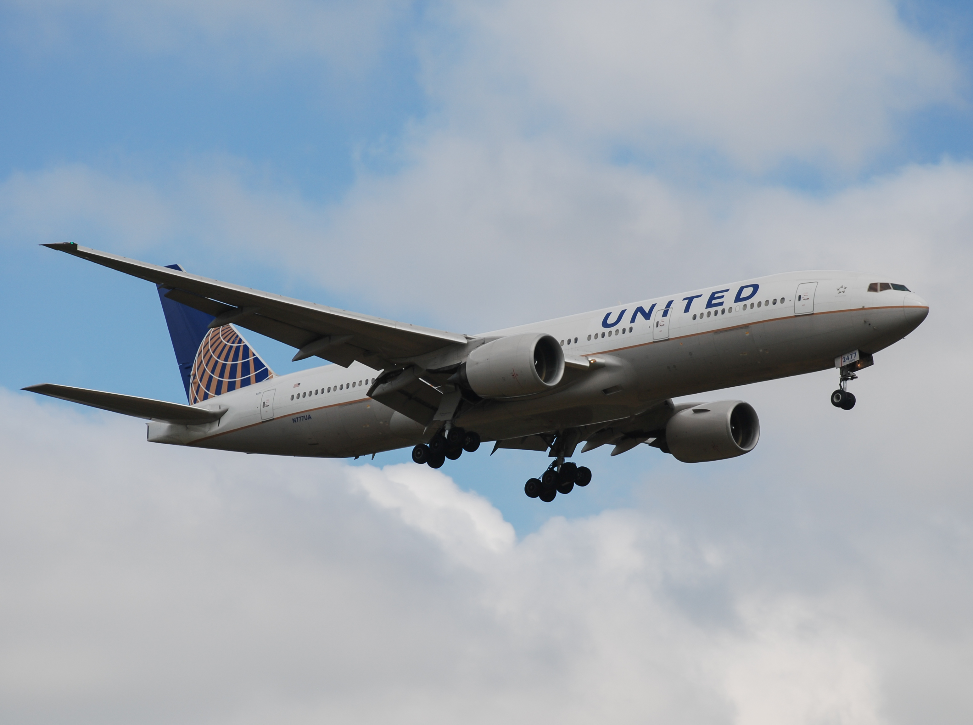 N777UA/N777UA United Airlines Boeing 777 Airframe Information - AVSpotters.com