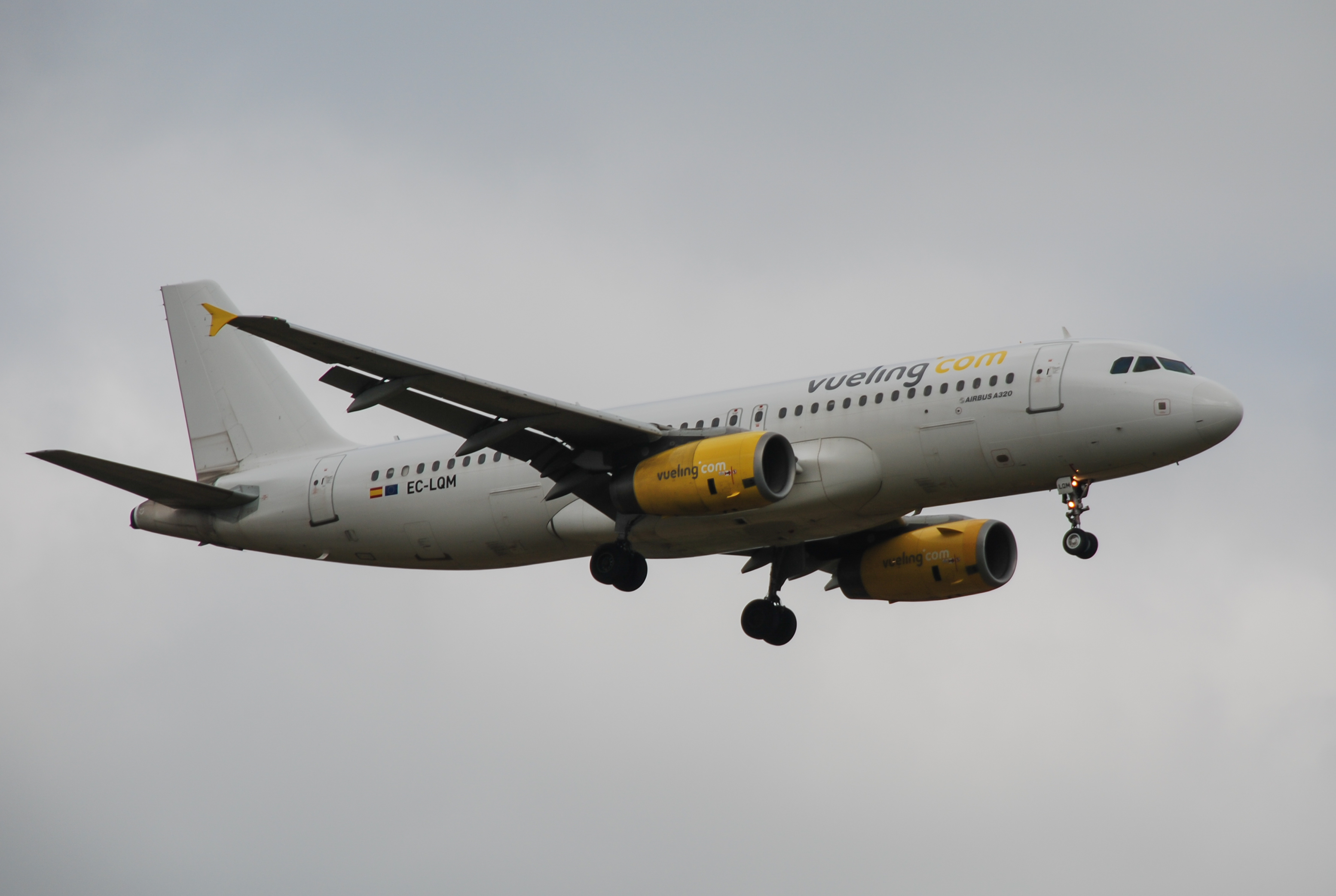 EC-LQM/ECLQM Vueling Airlines Airbus A320-232 Photo by Ayronautica - AVSpotters.com