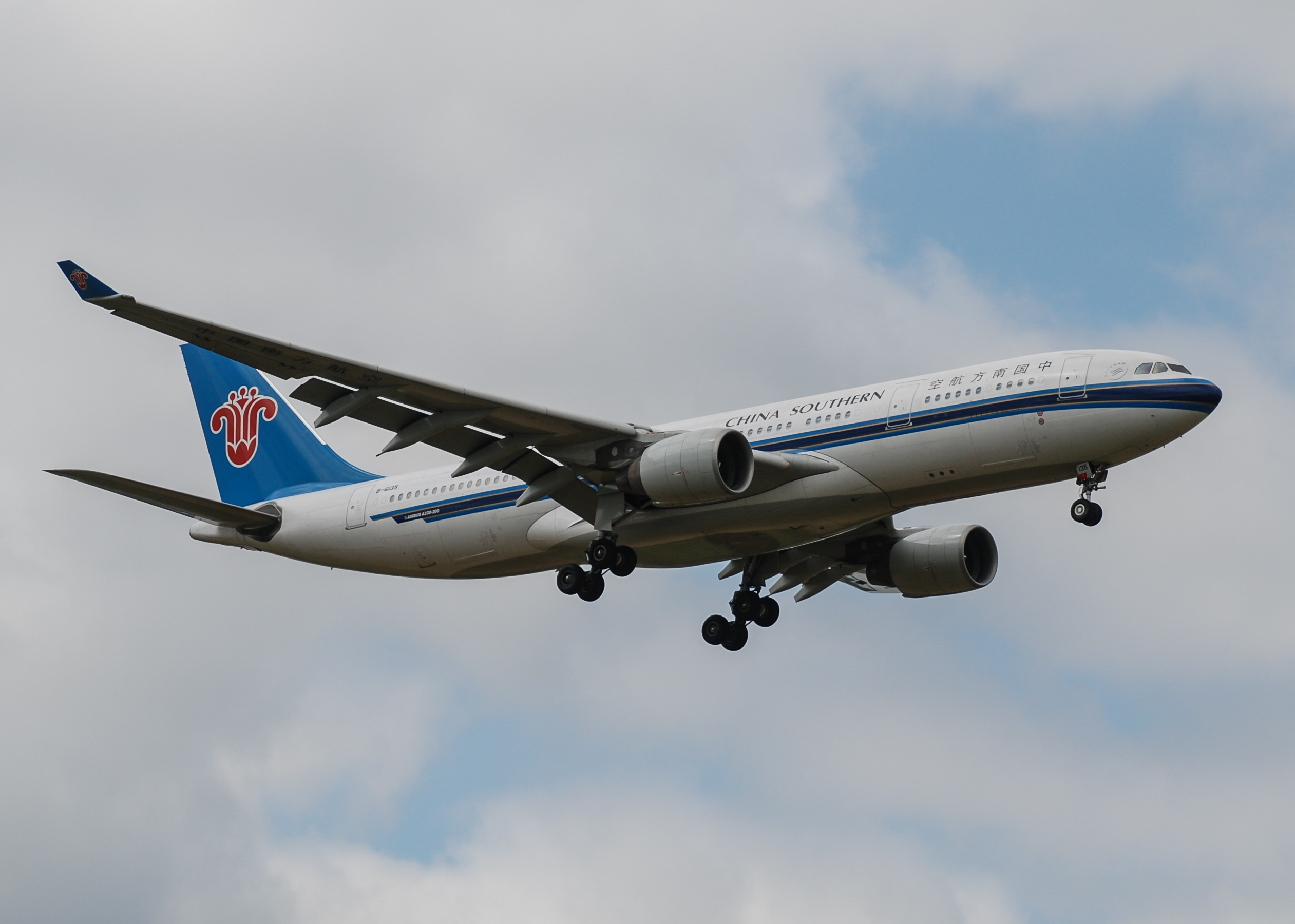 B-6135/B6135 China Southern Airlines Airbus A330 Airframe Information - AVSpotters.com
